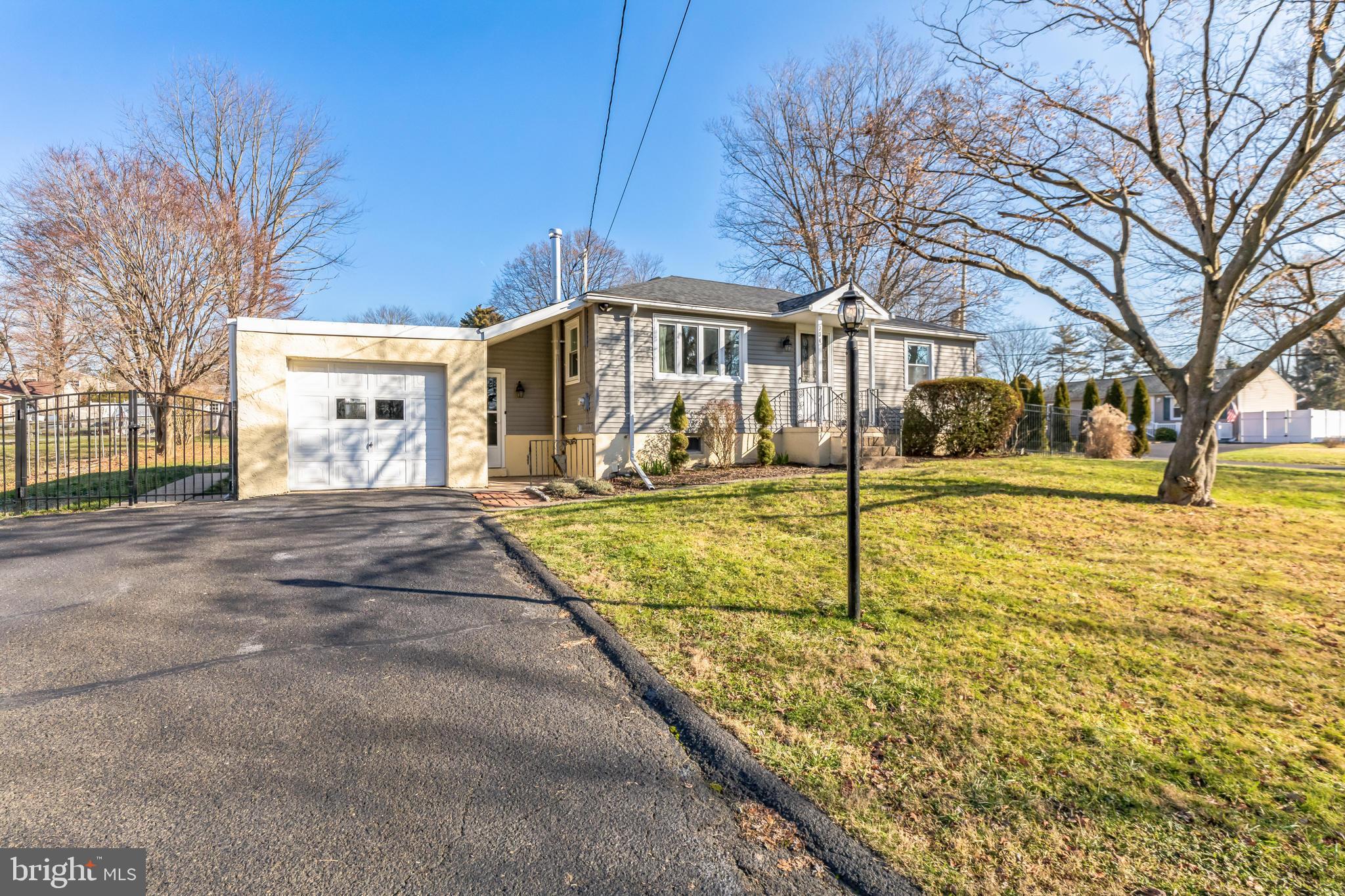 HORSHAM CHASE - Residential