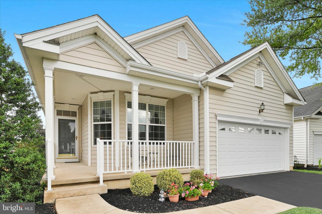 Photo of 1586 Emerson Drive, MOUNT JOY, PA 17552 (MLS # PALA2094954)