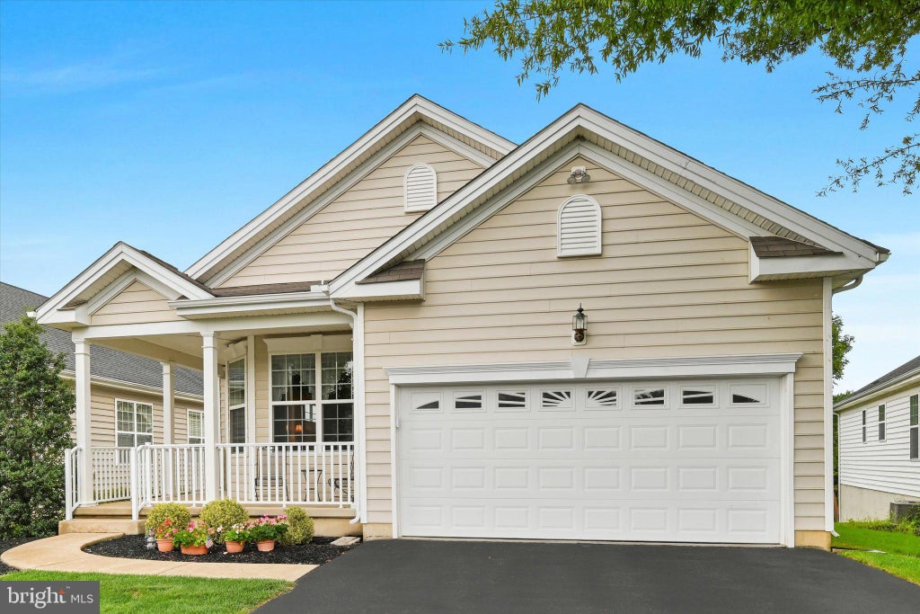 Photo of 1586 Emerson Drive, MOUNT JOY, PA 17552 (MLS # PALA2094954)