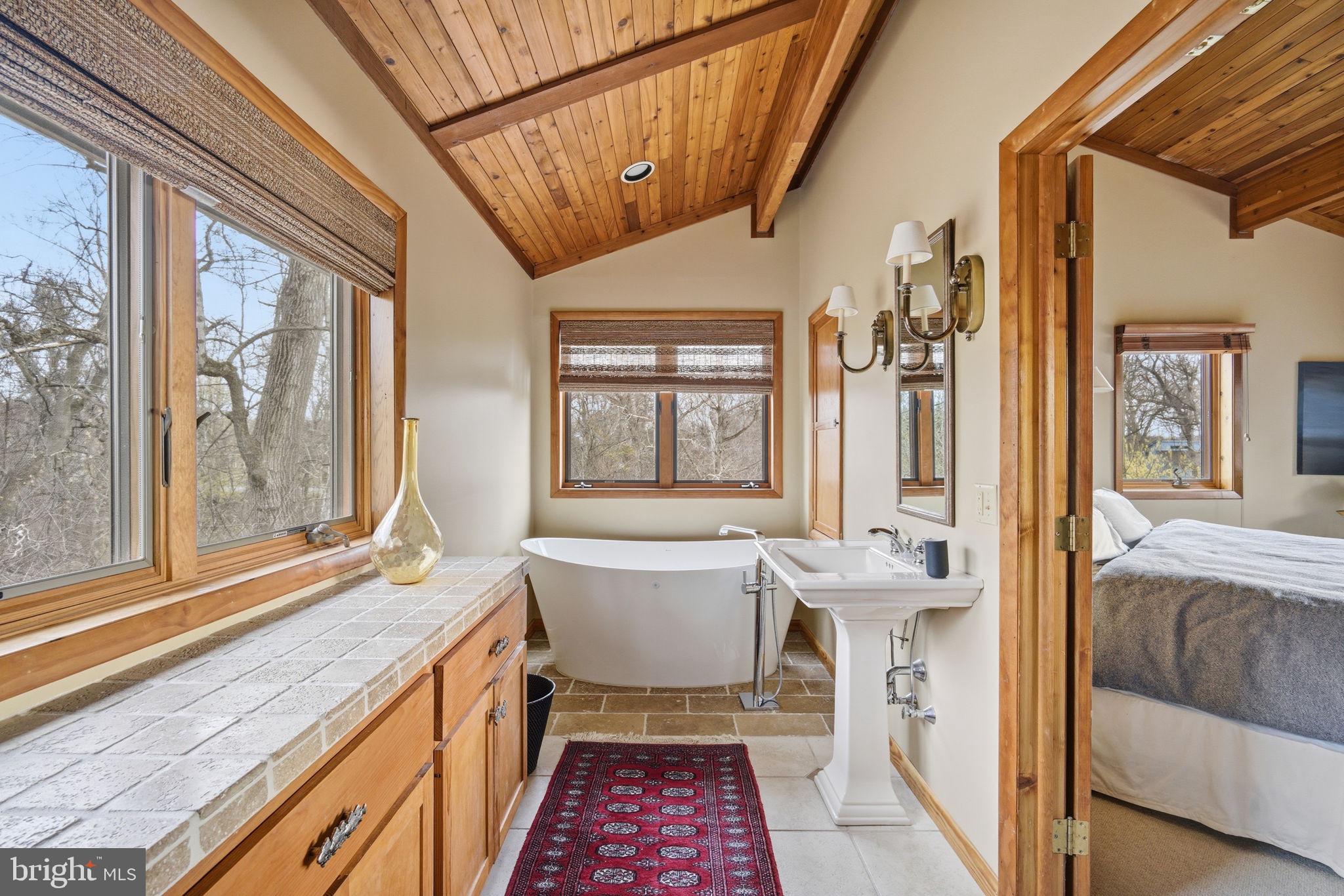 KINNAIRDS POINT - Residential