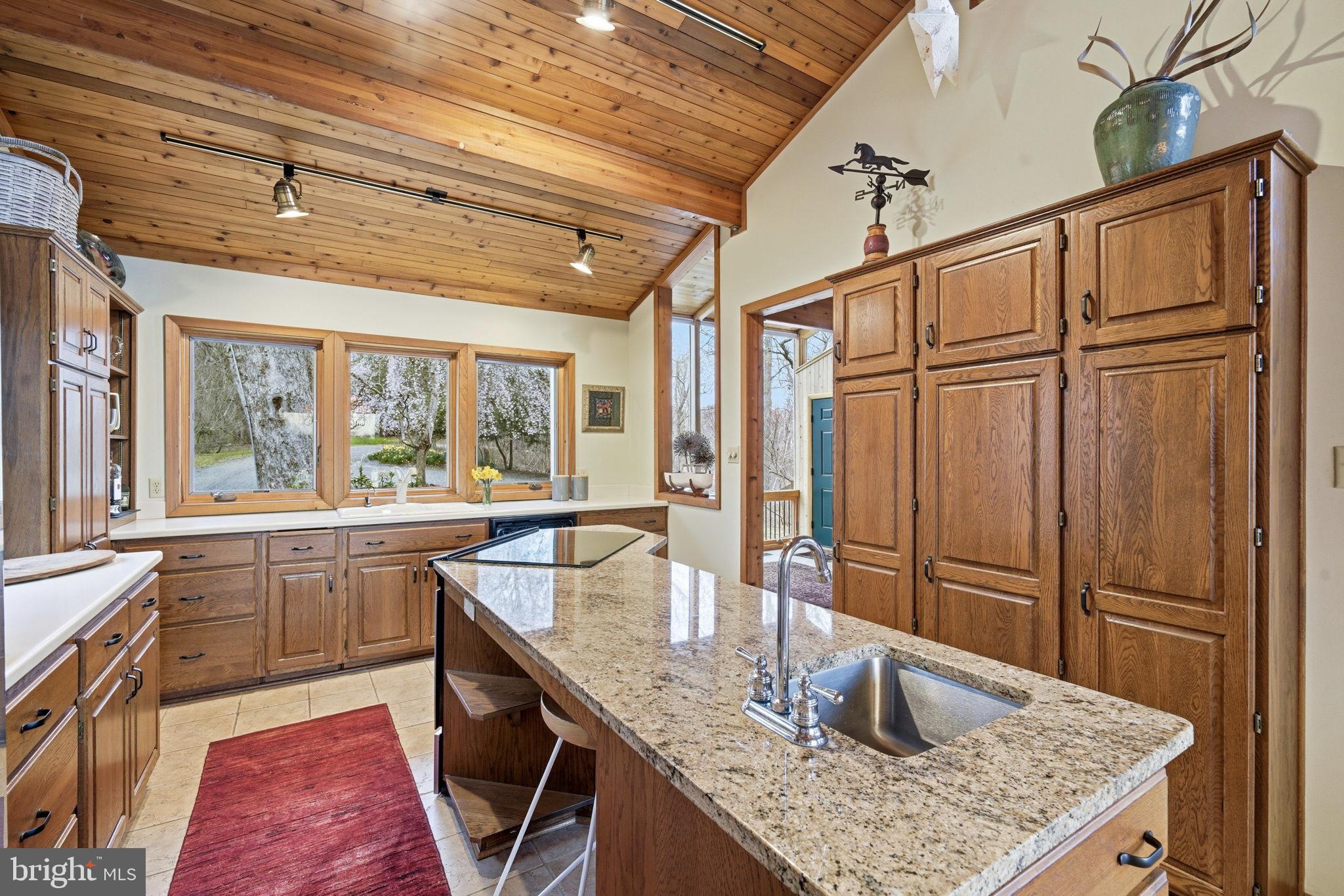 KINNAIRDS POINT - Residential