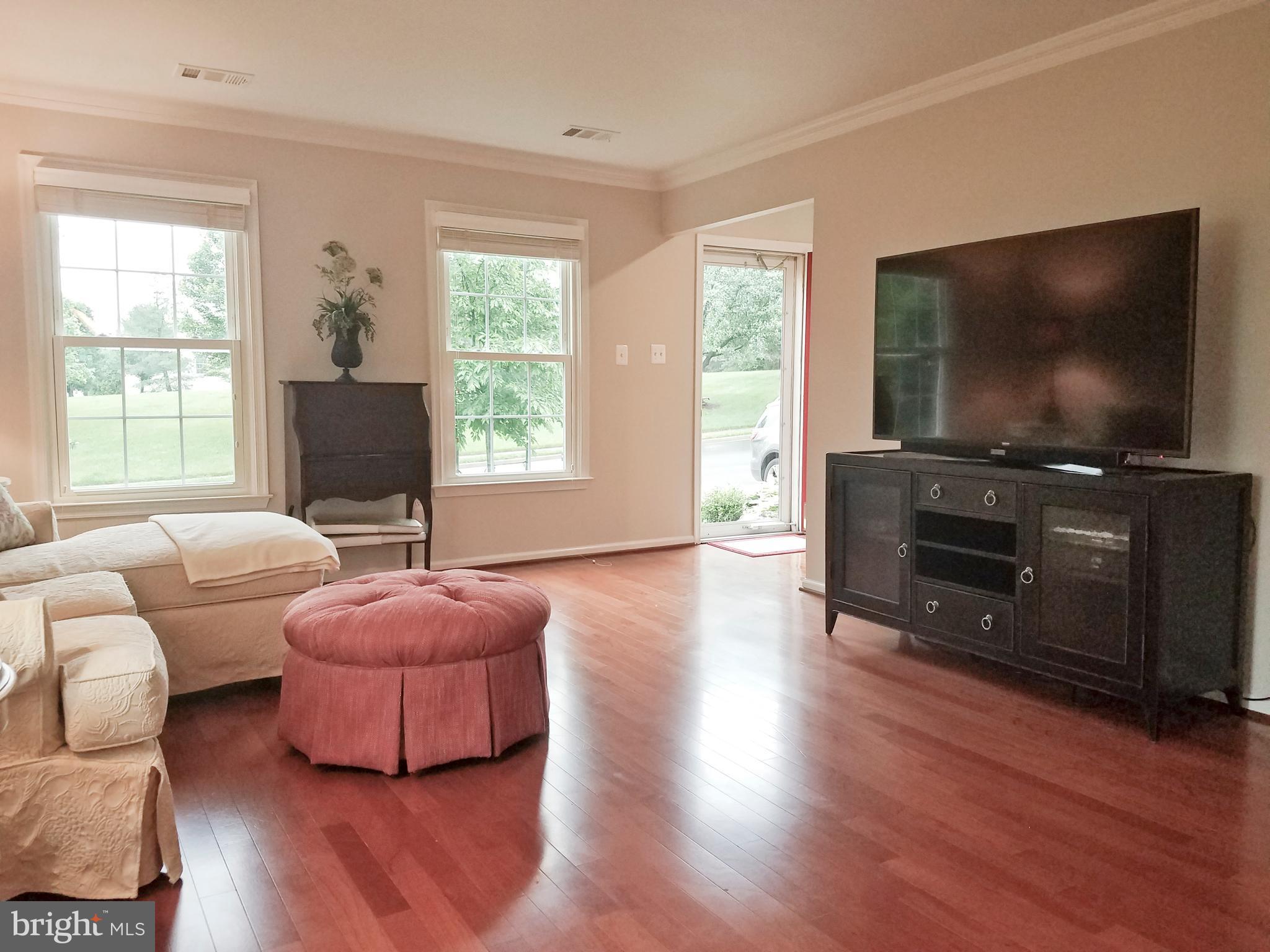 KINGSTON CHASE - Residential