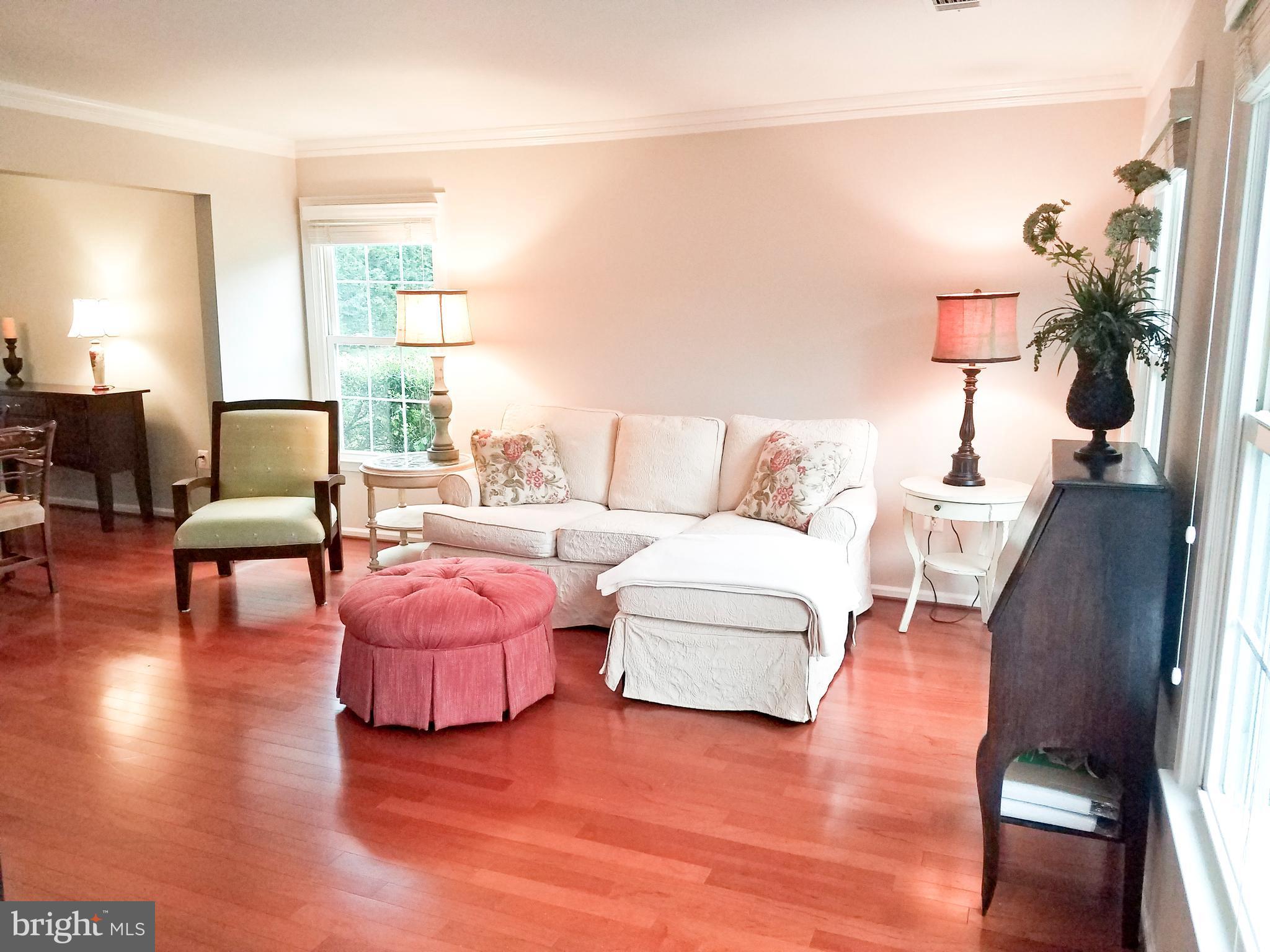 KINGSTON CHASE - Residential