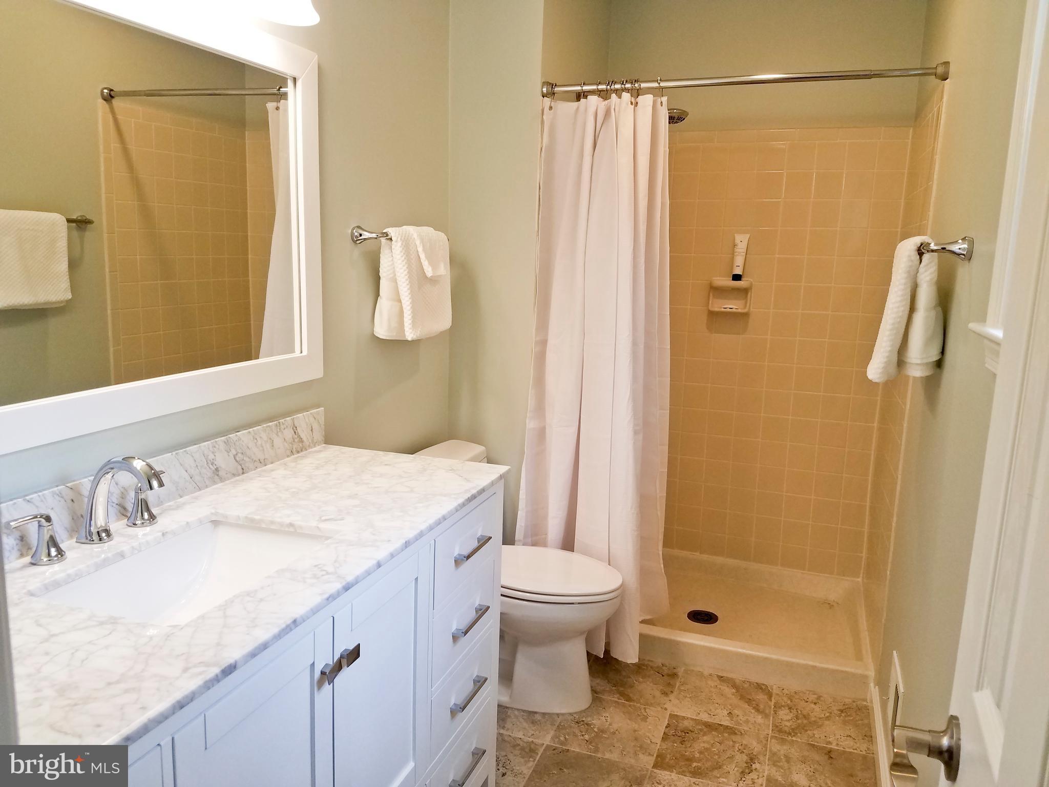 KINGSTON CHASE - Residential