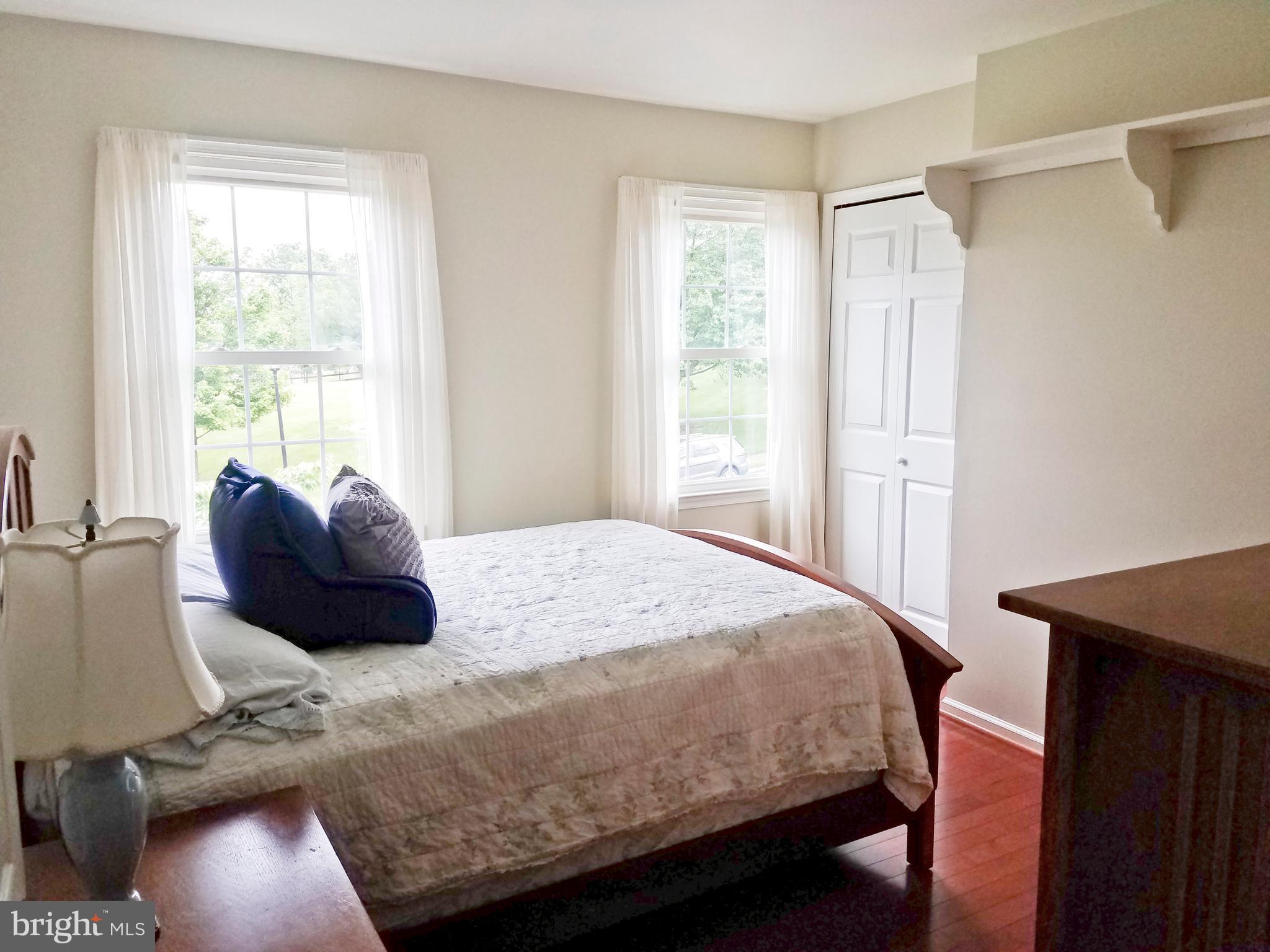 KINGSTON CHASE - Residential