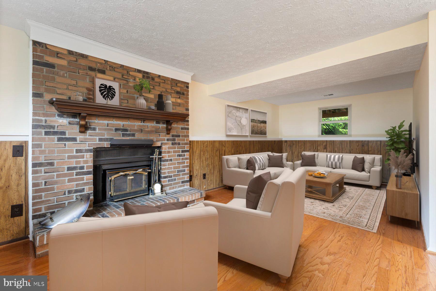 8011 TREASURE TREE COURT