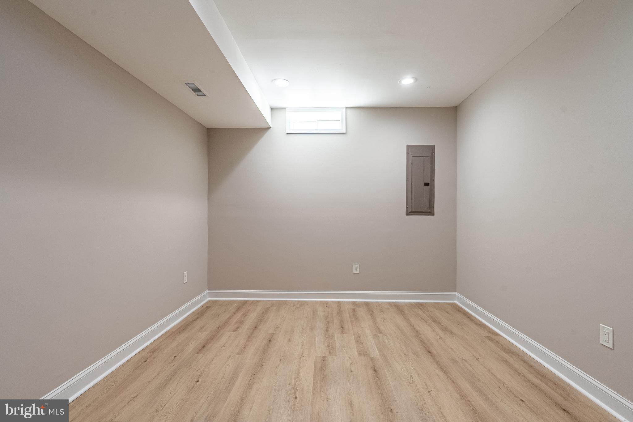 SUMMIT OAKS - Residential Lease