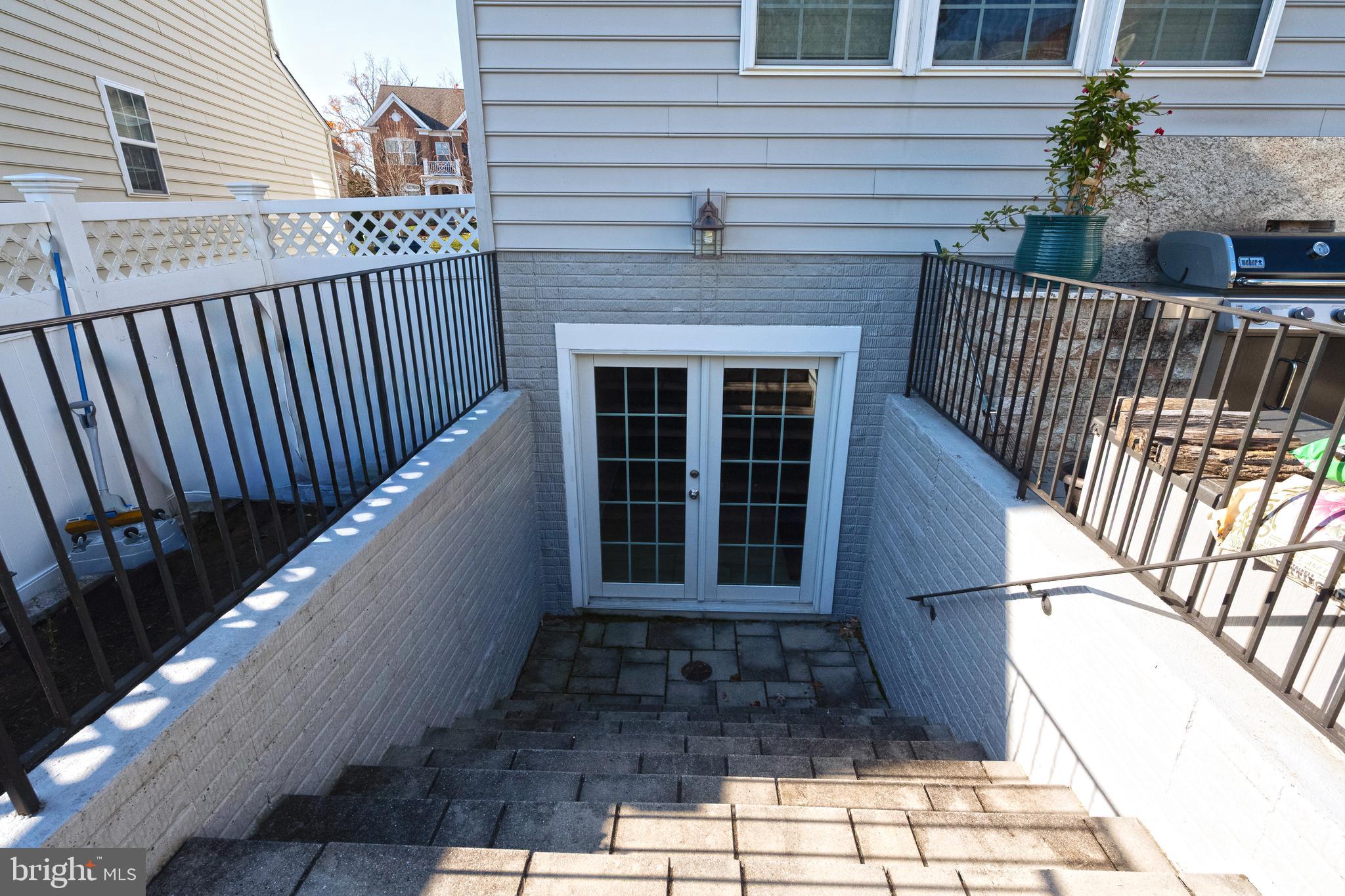 SUMMIT OAKS - Residential Lease