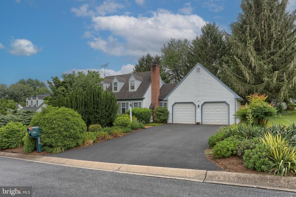 Photo of 3192 COTTONWOOD CT, LANCASTER, PA 17601 (MLS # PALA2037002)