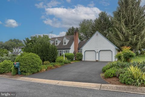 Photo of 3192 COTTONWOOD CT, LANCASTER, PA 17601 (MLS # PALA2037002)