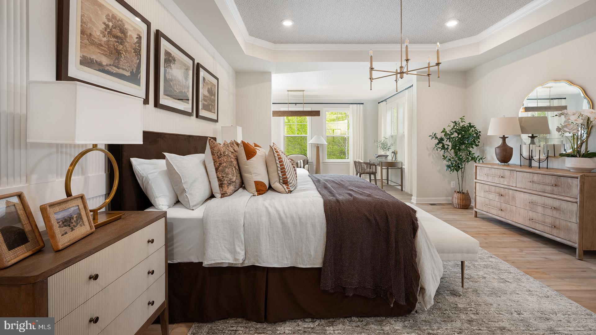 SOUTH LAKE - Residential