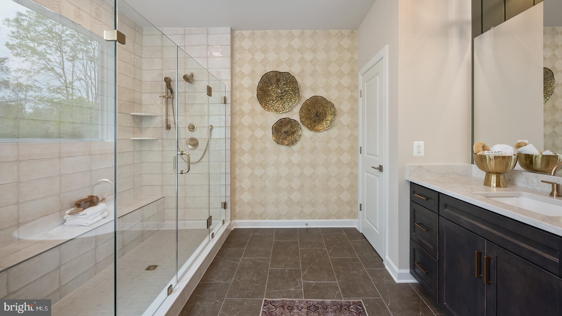 SOUTH LAKE - Residential