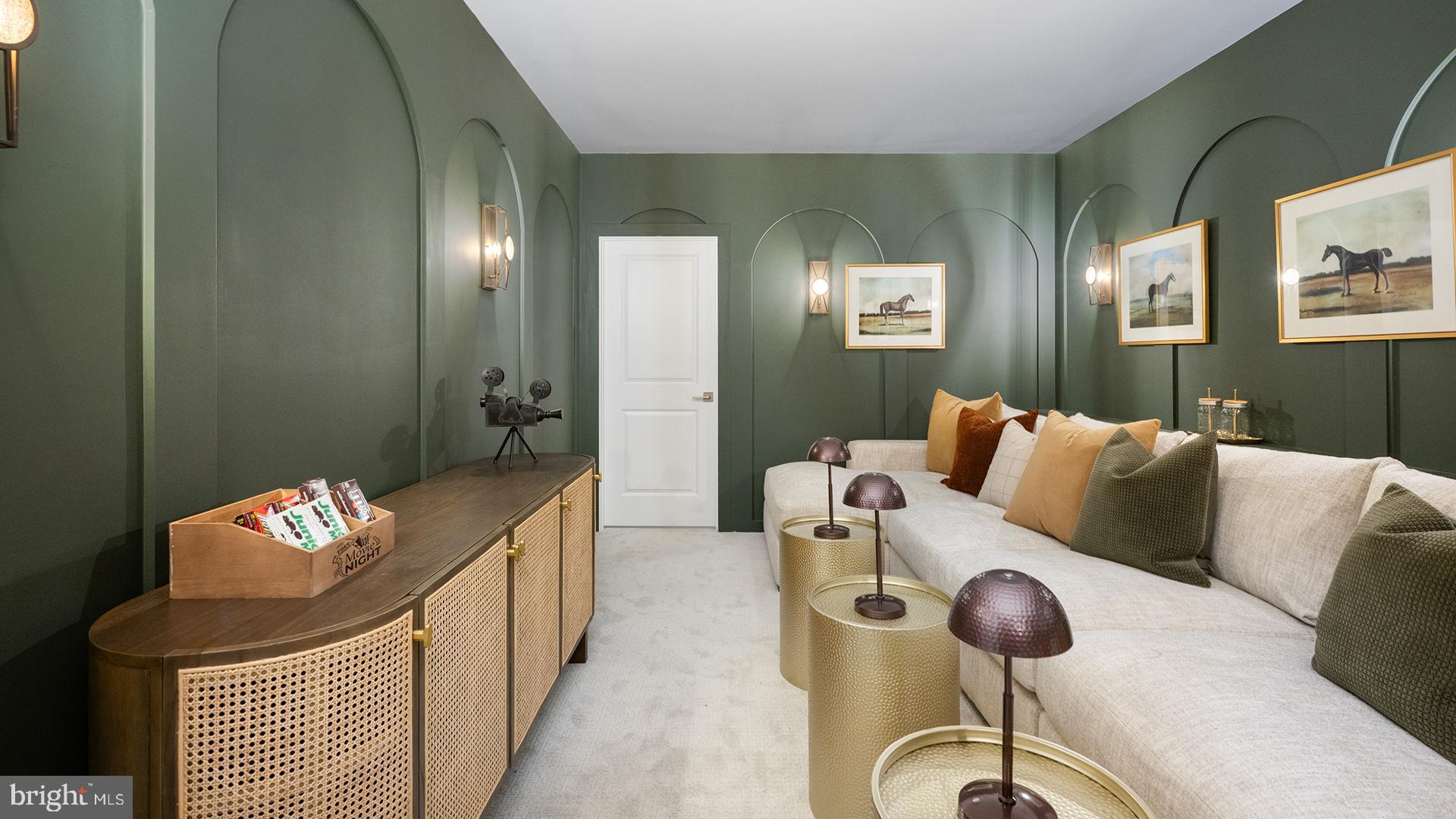 SOUTH LAKE - Residential