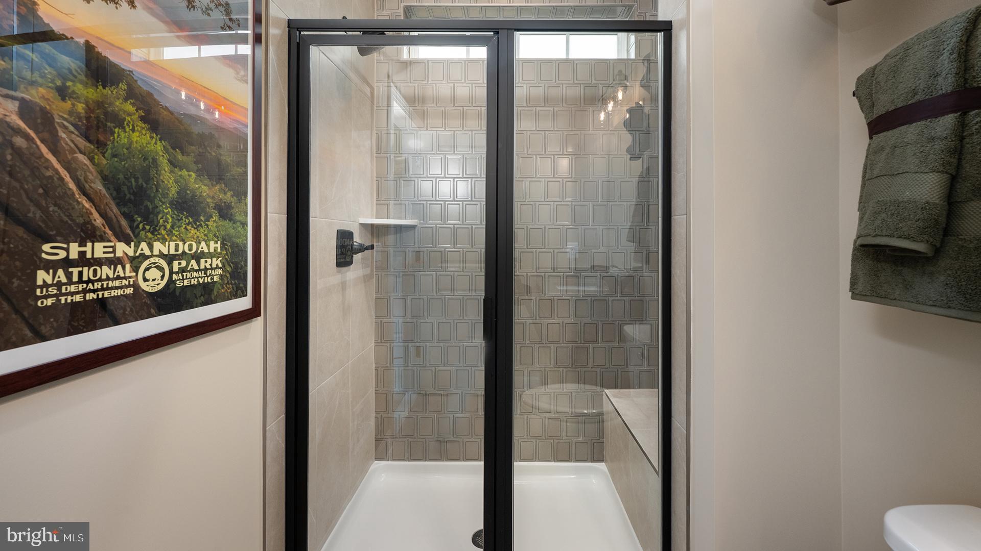 SOUTH LAKE - Residential