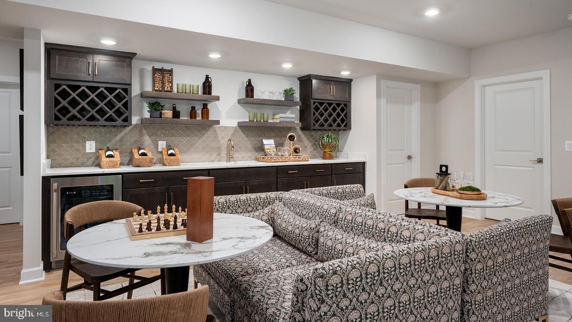 SOUTH LAKE - Residential