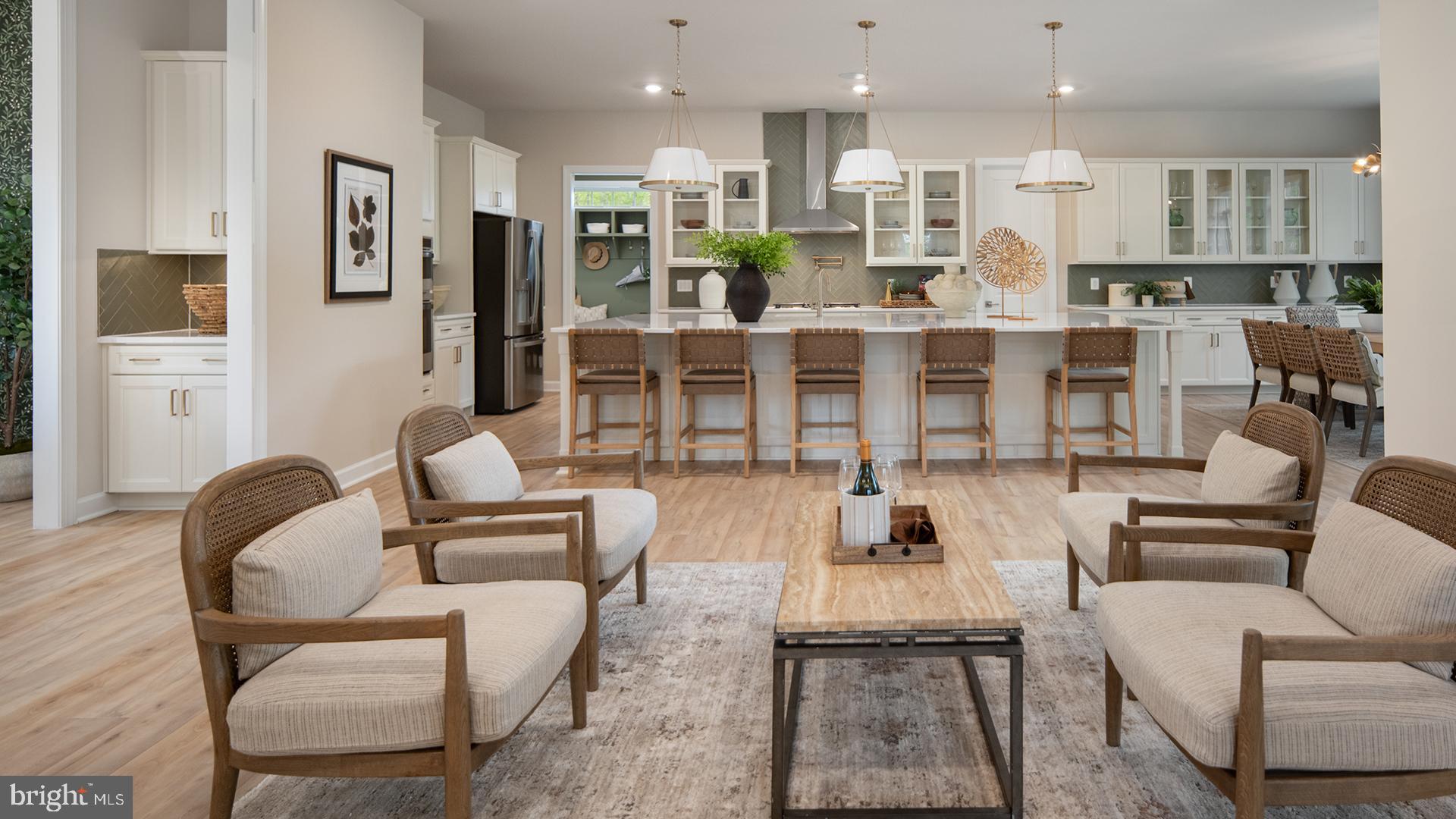 SOUTH LAKE - Residential