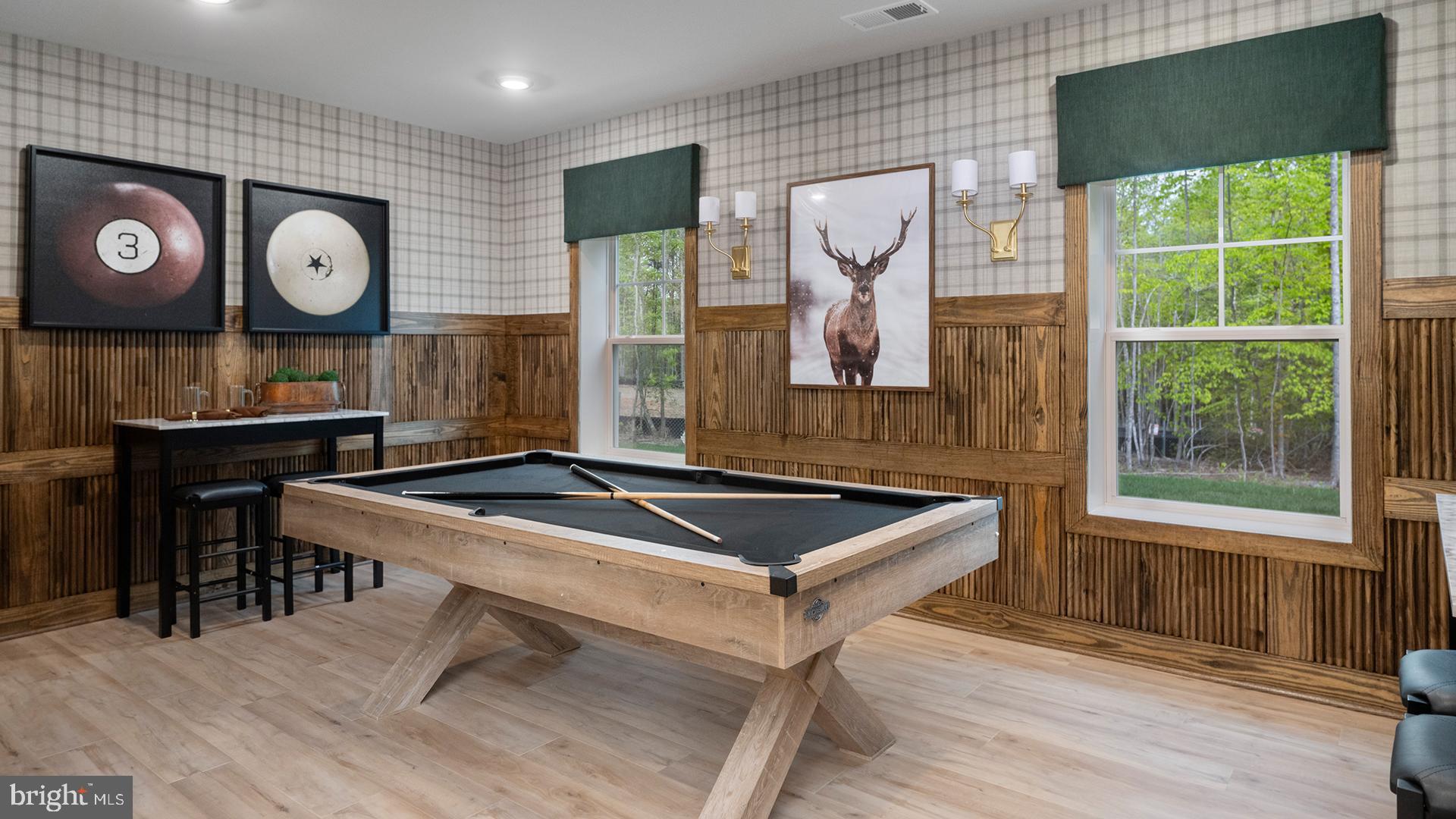 SOUTH LAKE - Residential