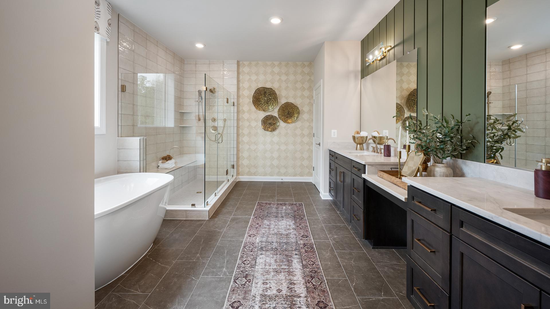 SOUTH LAKE - Residential