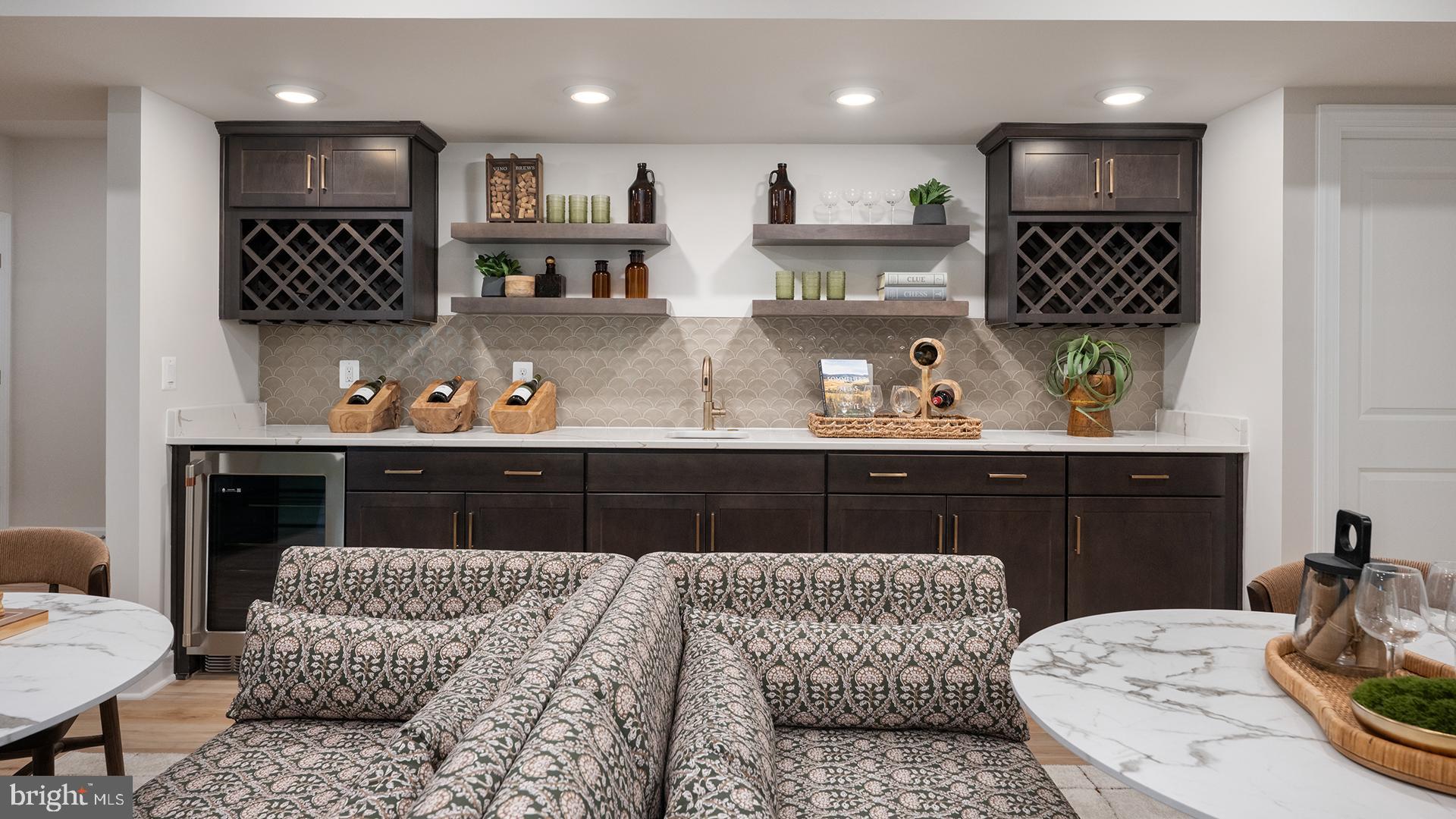 SOUTH LAKE - Residential