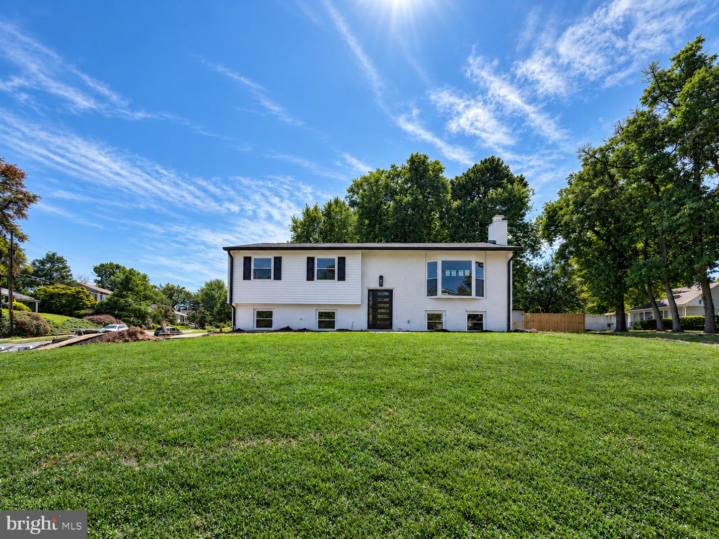 300 VALEVIEW COURT NW