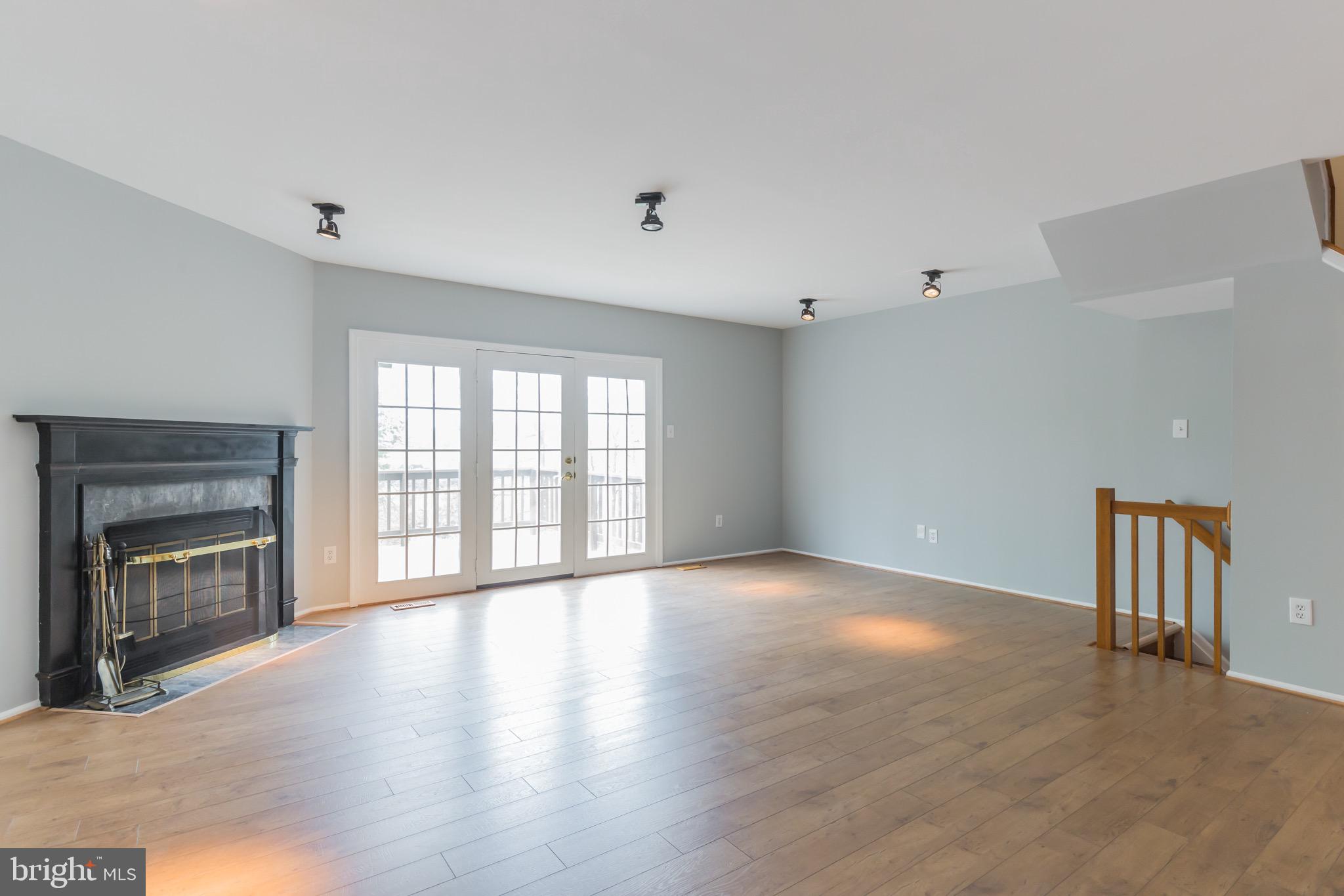 CROMWELL STATION - Residential