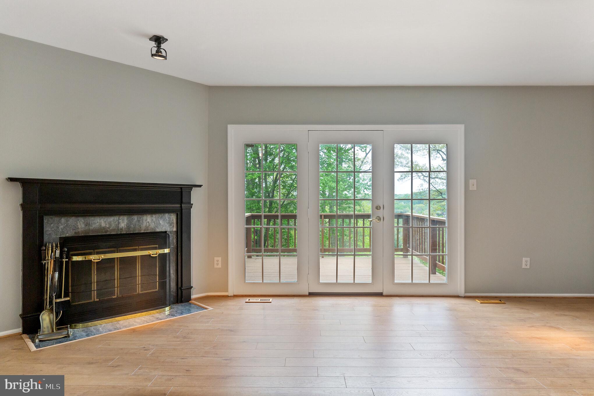 CROMWELL STATION - Residential