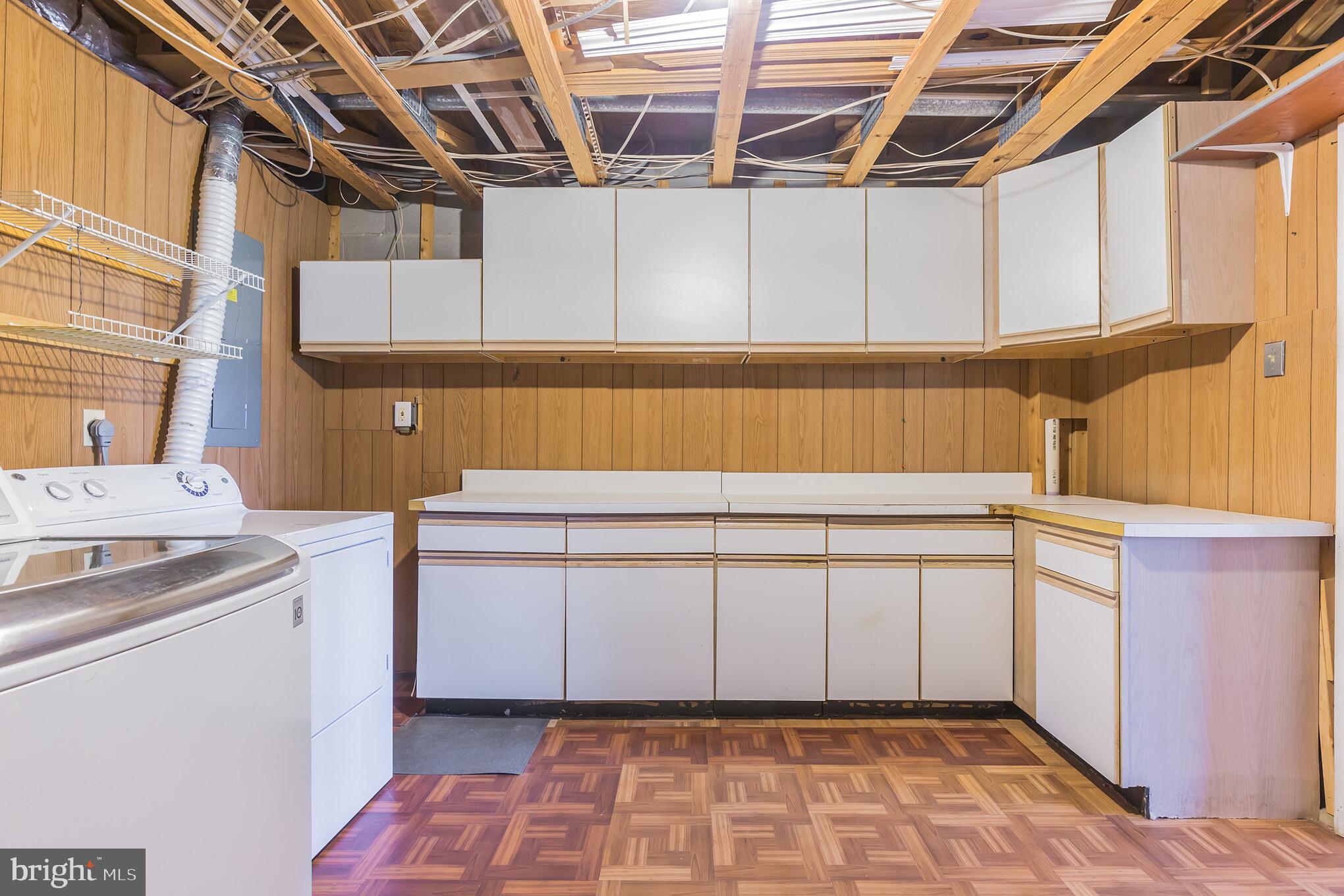 CROMWELL STATION - Residential