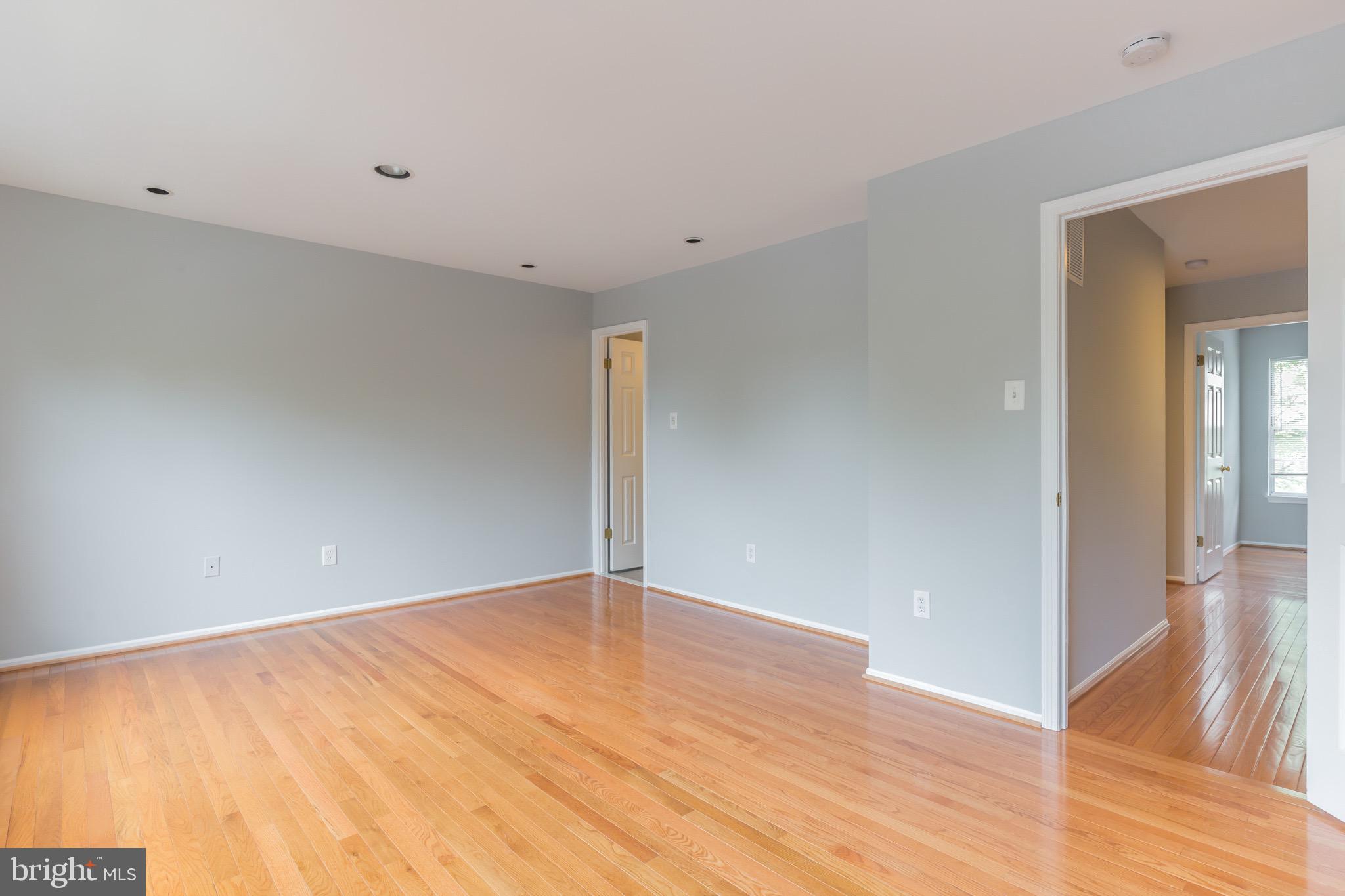 CROMWELL STATION - Residential