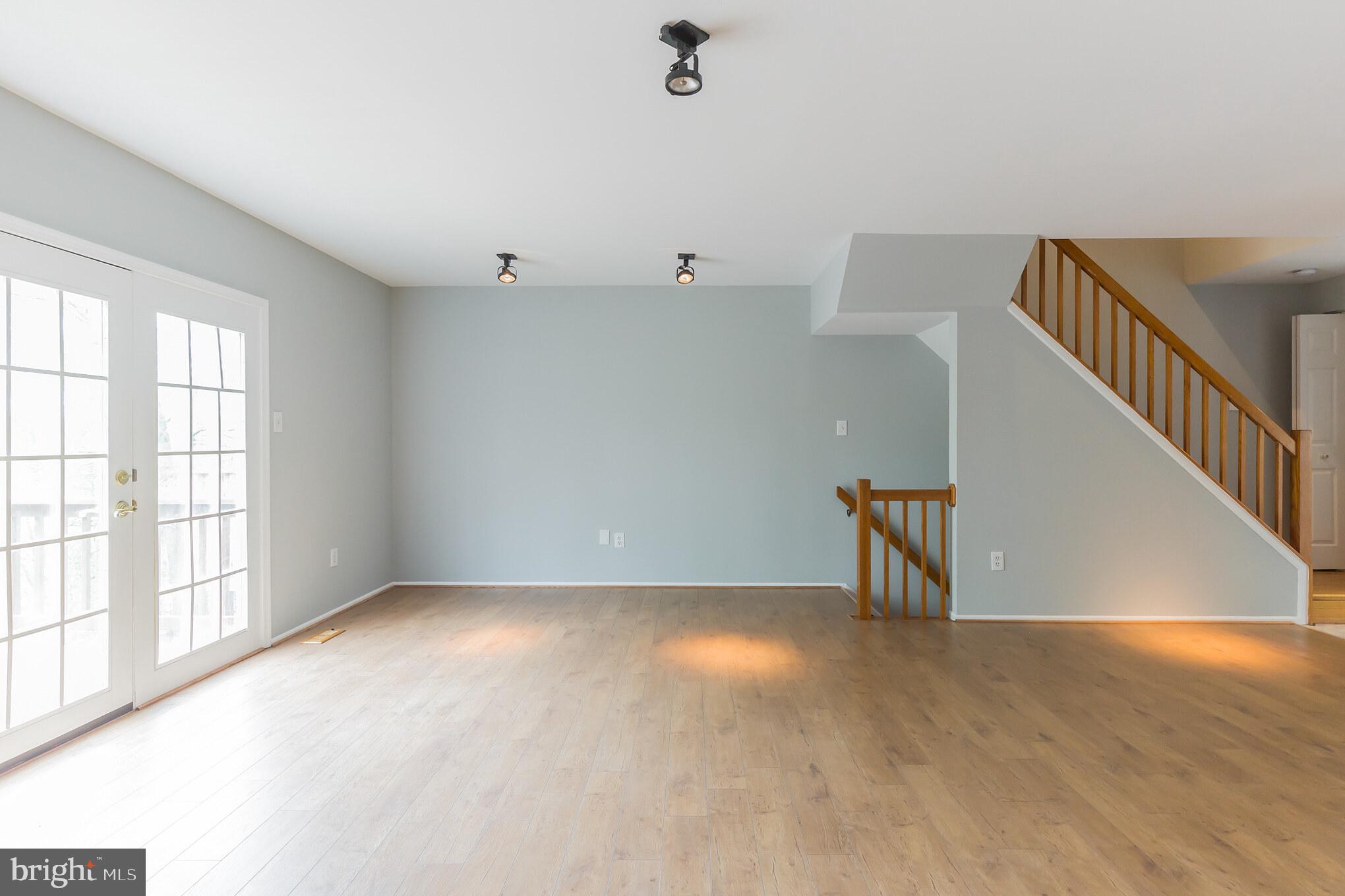 CROMWELL STATION - Residential