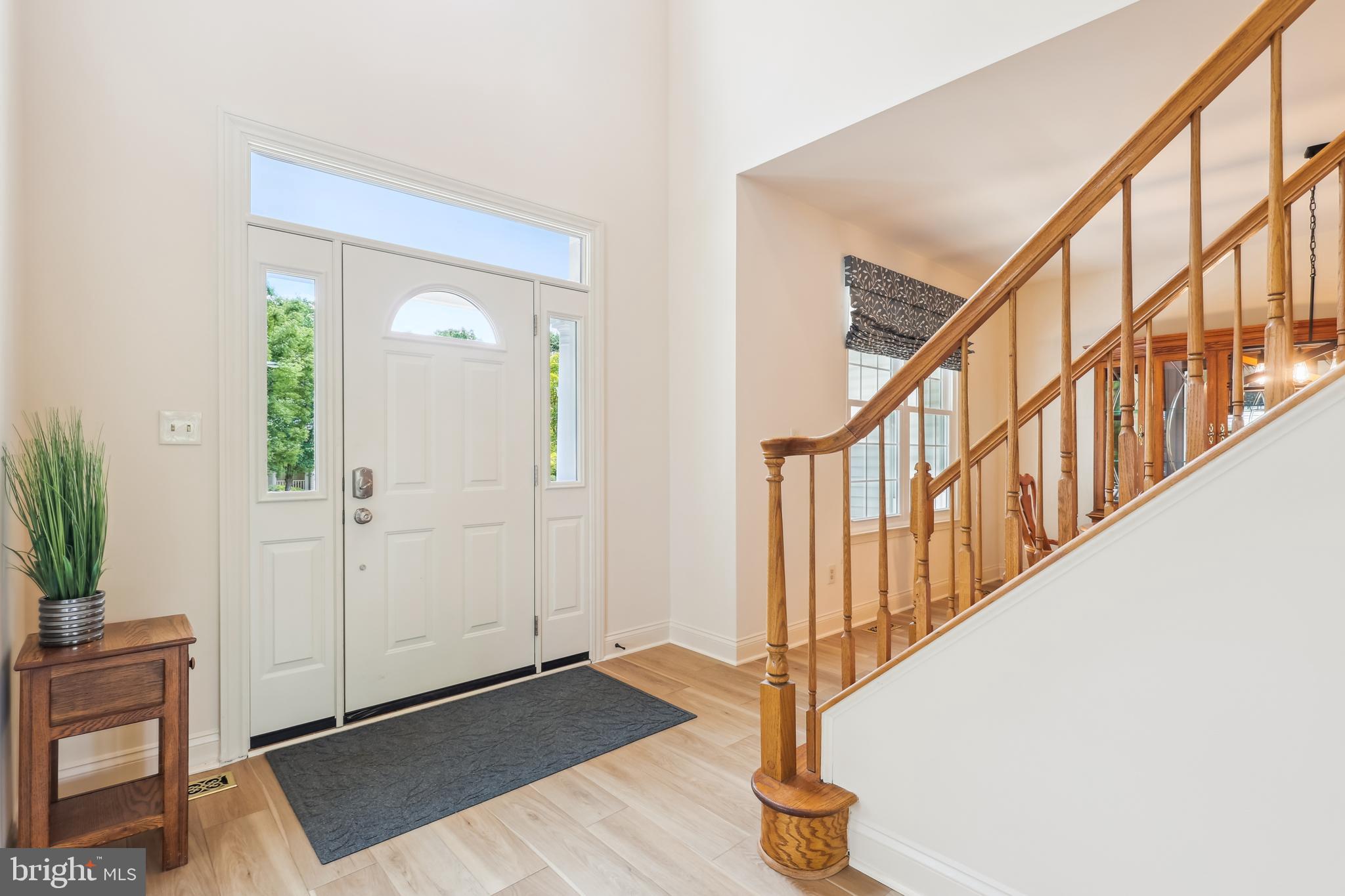 831 MACALISTER DRIVE SE