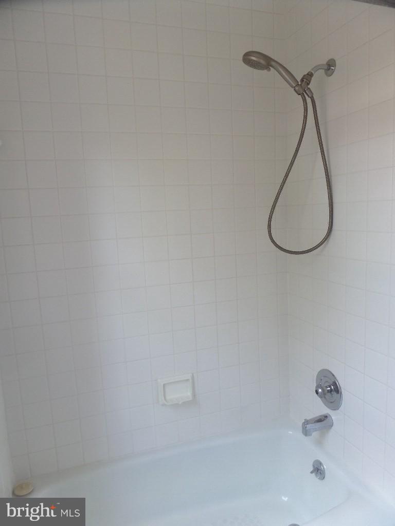 OLD TOWN - Residential Lease