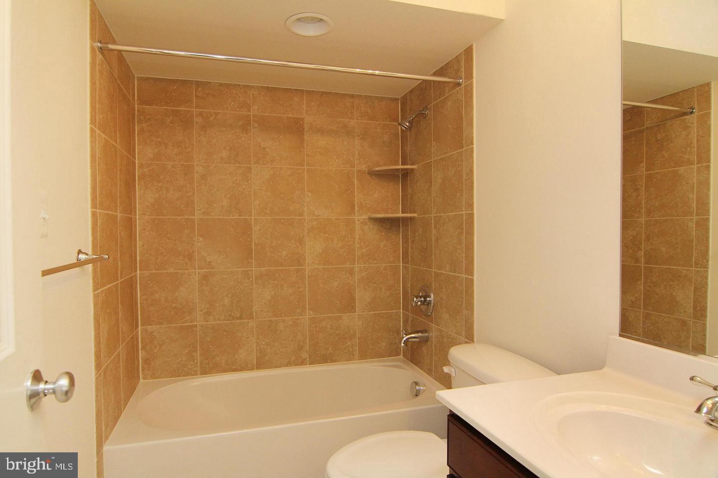 HALLMAN GROVE - Residential Lease