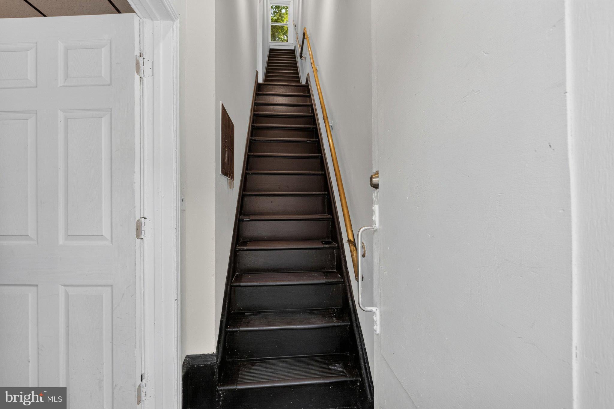 617 W 9TH STREET
