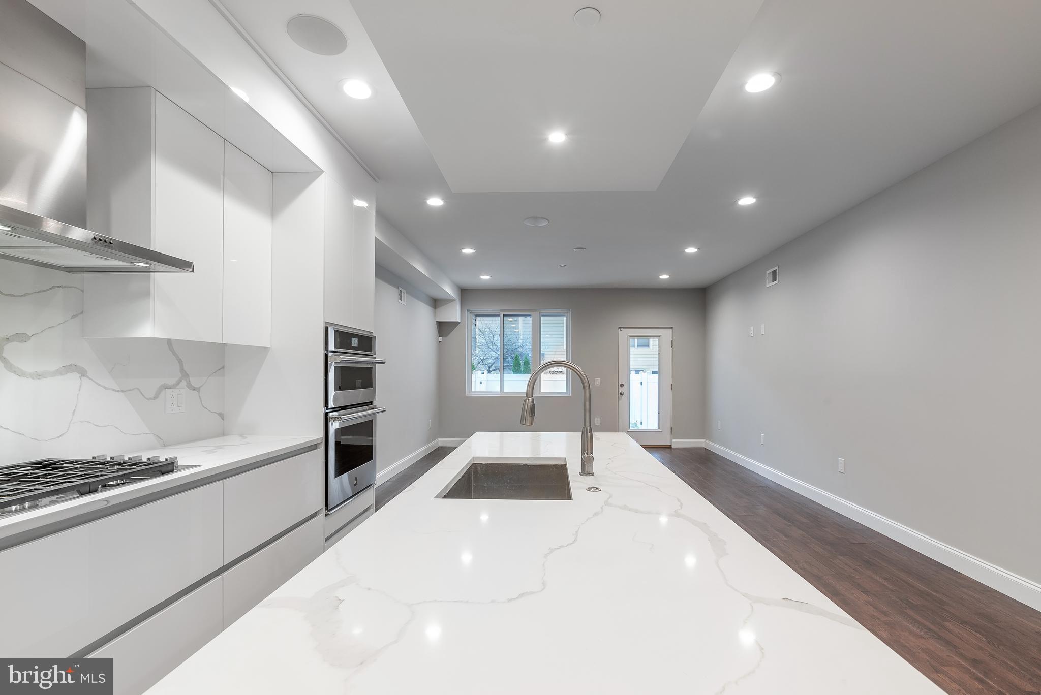 FRANCISVILLE - Residential