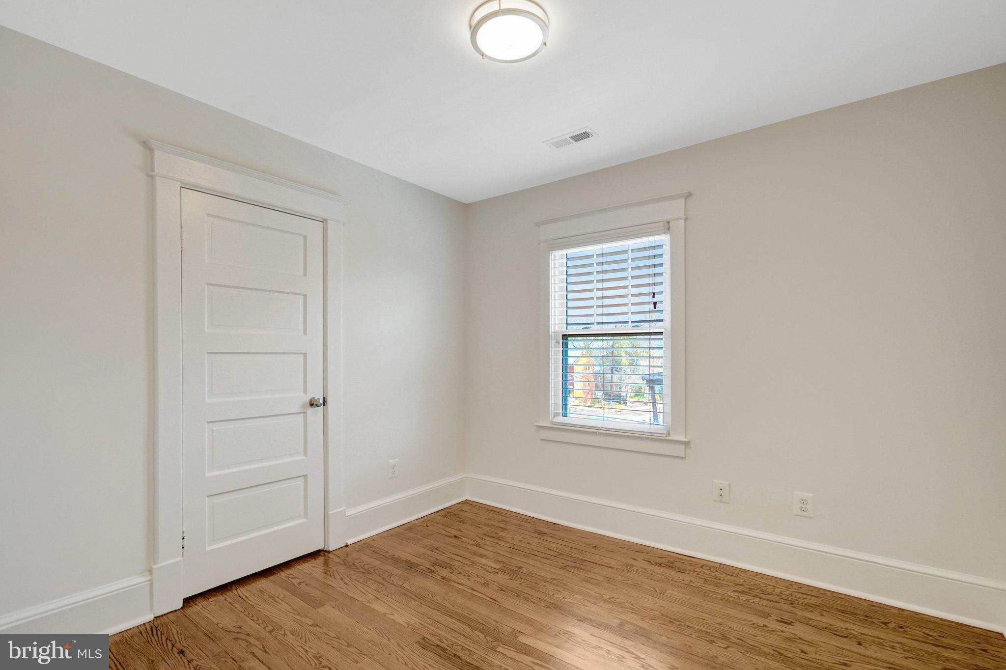 CLARENDON - Residential