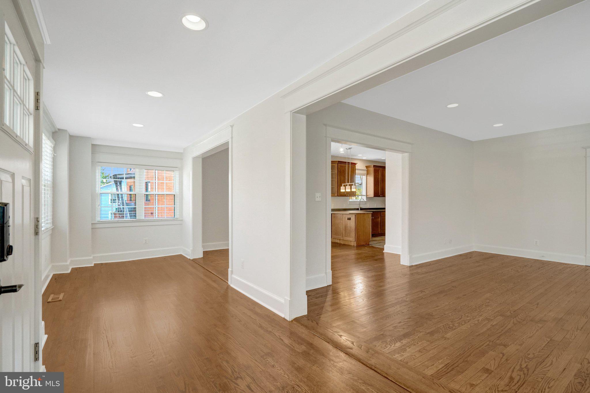 CLARENDON - Residential