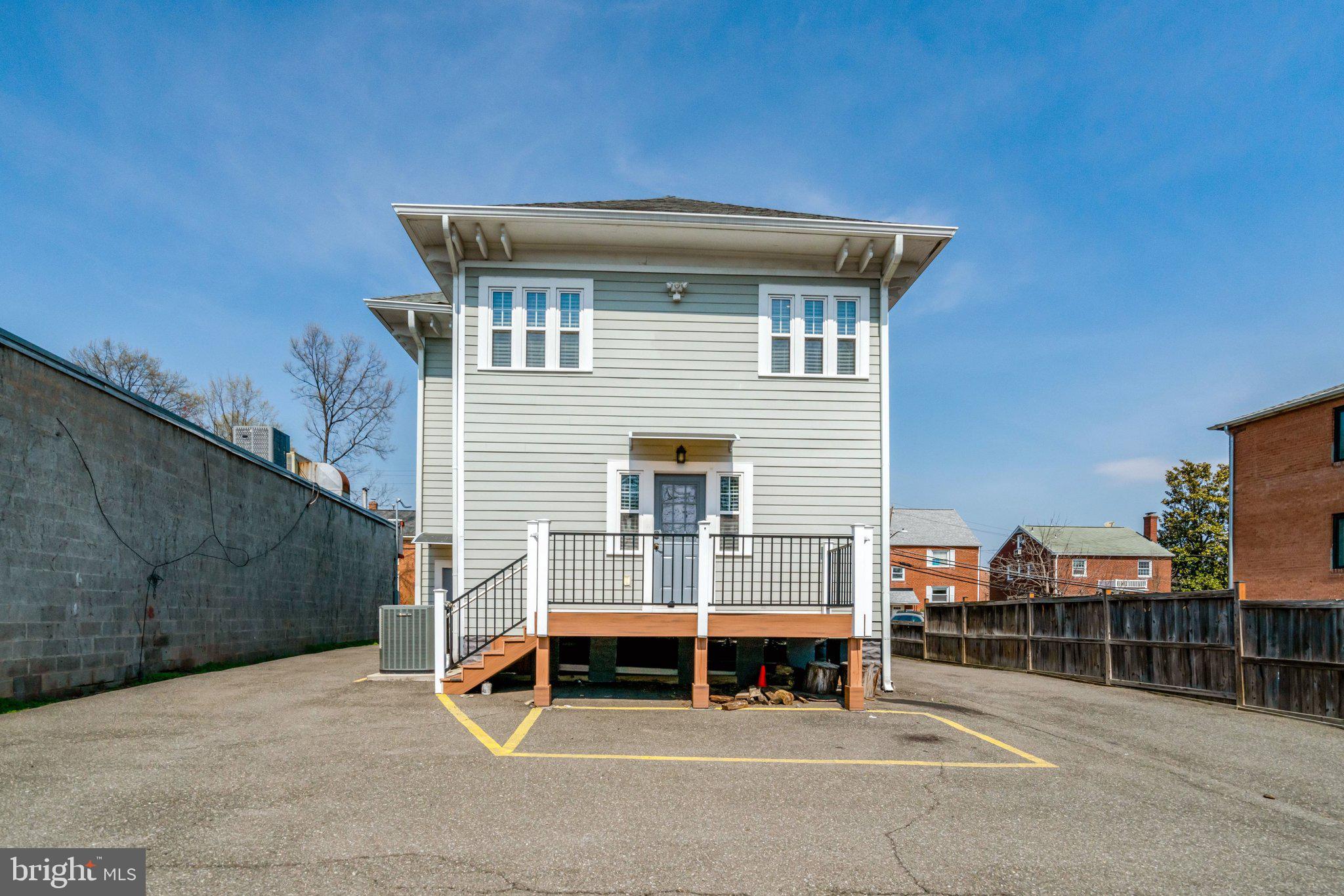 CLARENDON - Residential