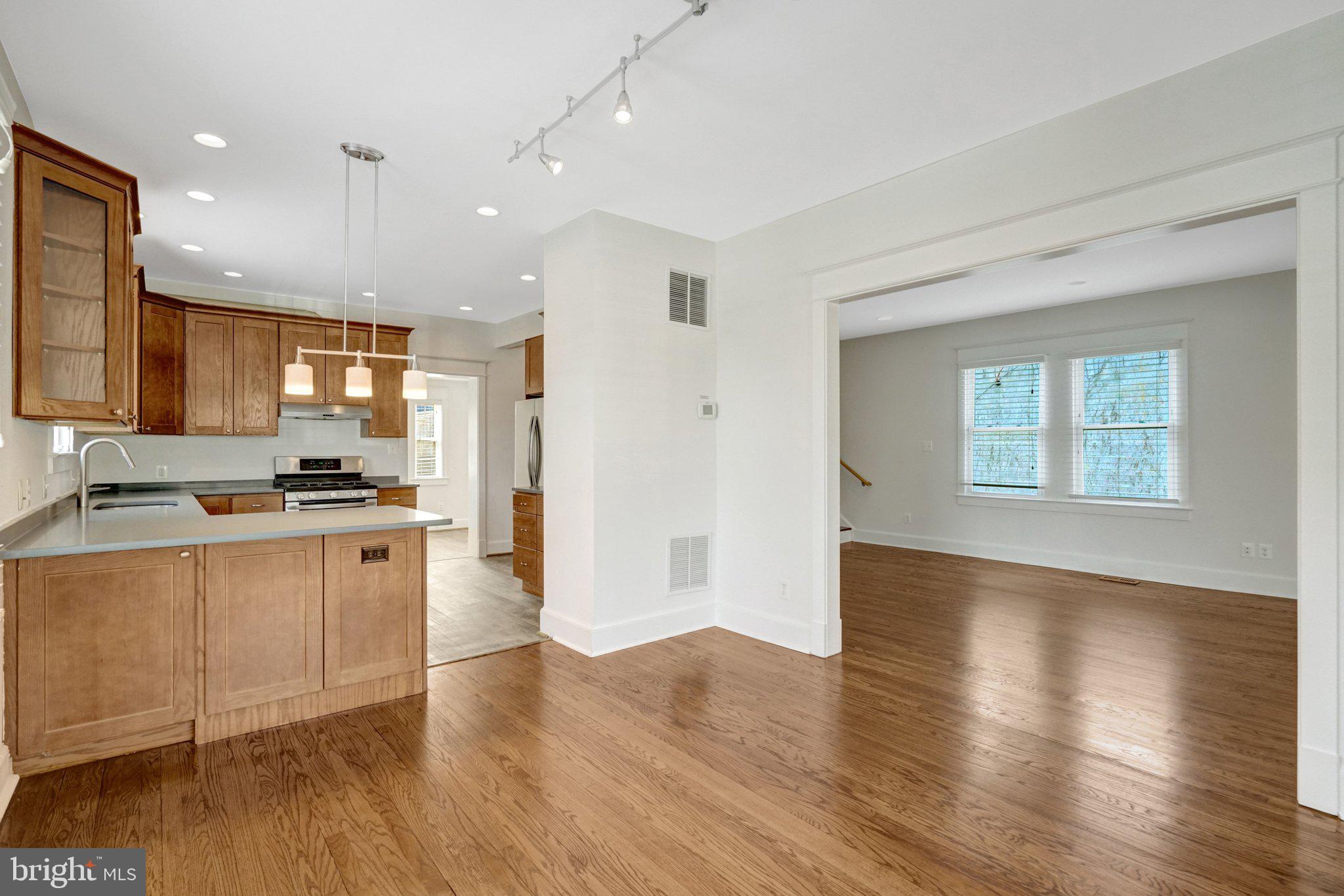 CLARENDON - Residential