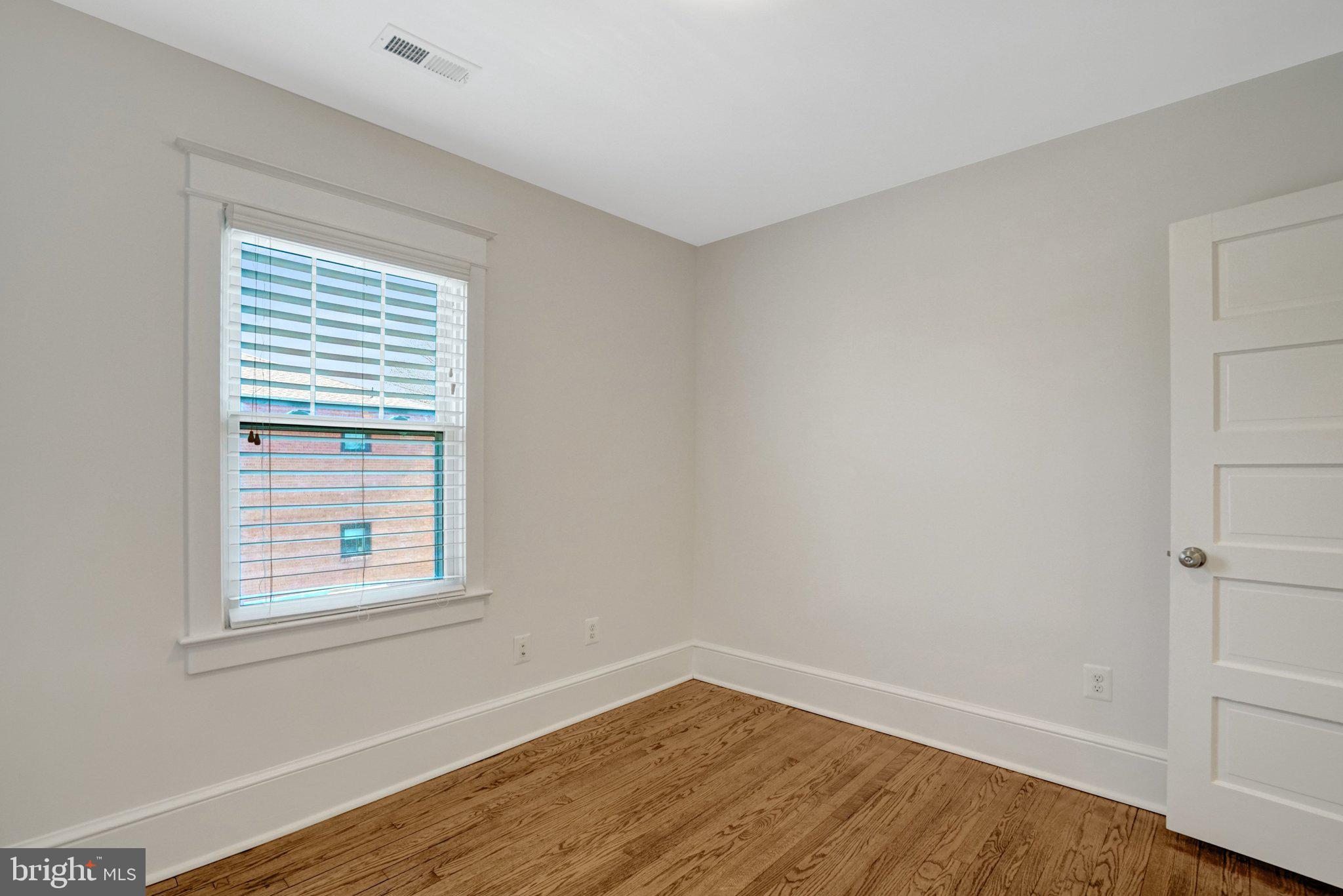 CLARENDON - Residential