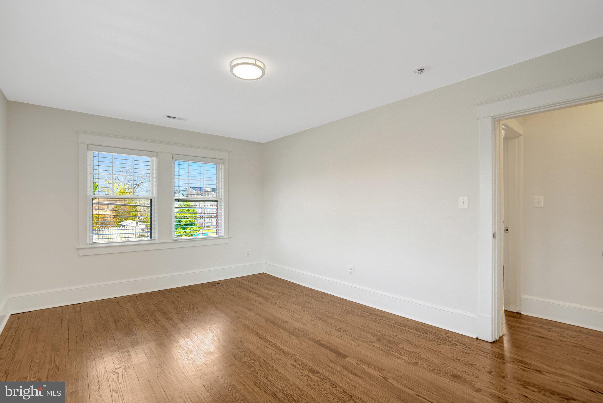 CLARENDON - Residential