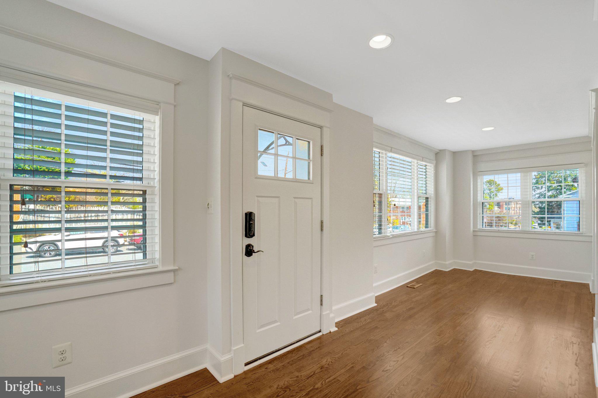 CLARENDON - Residential