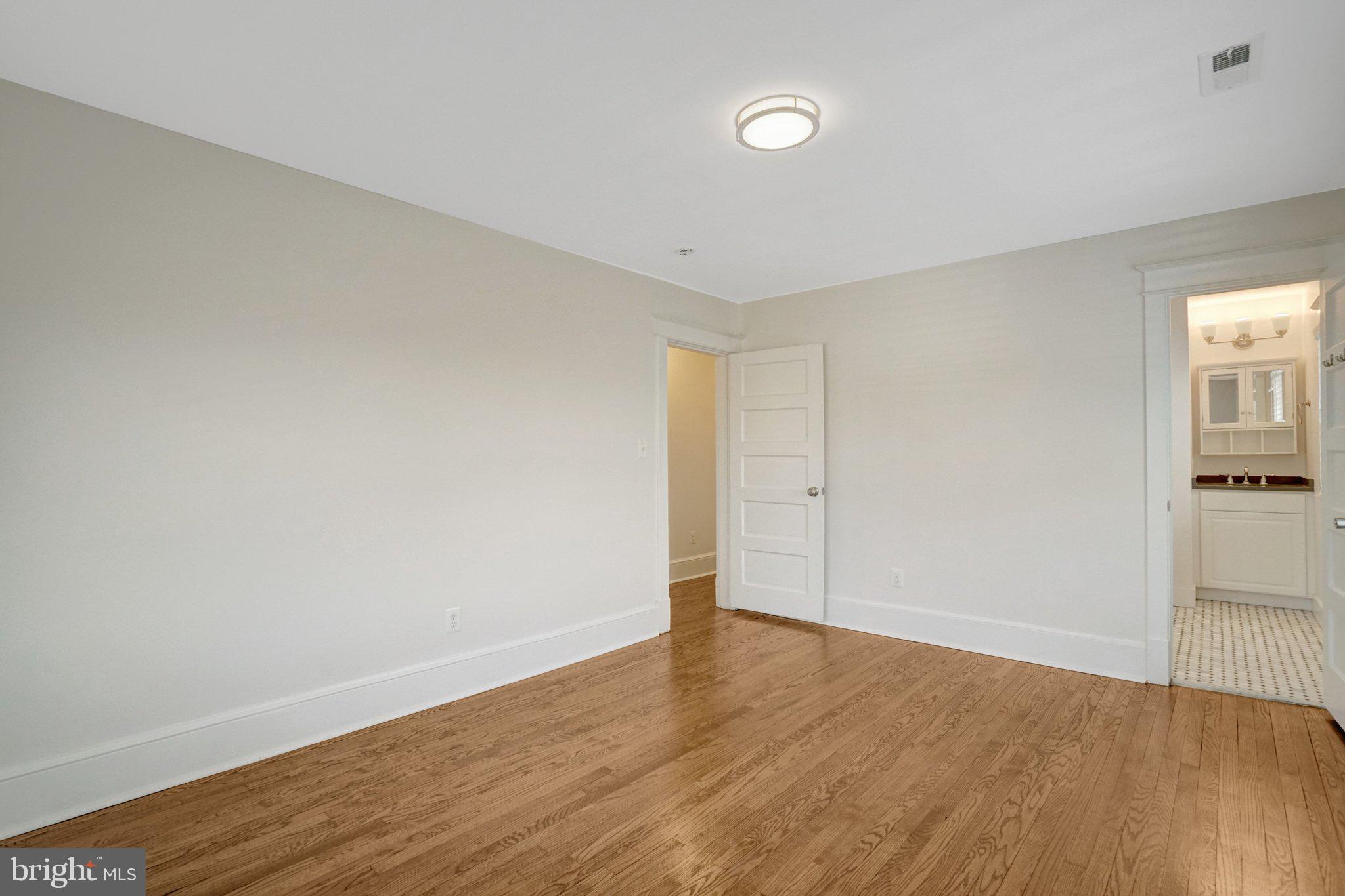 CLARENDON - Residential