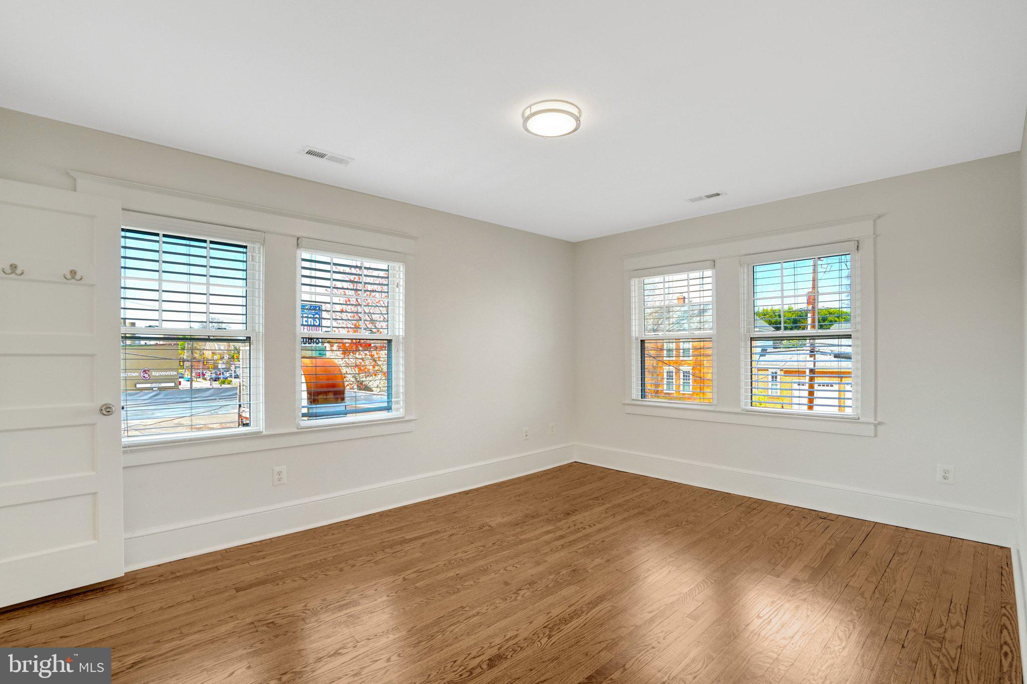 CLARENDON - Residential