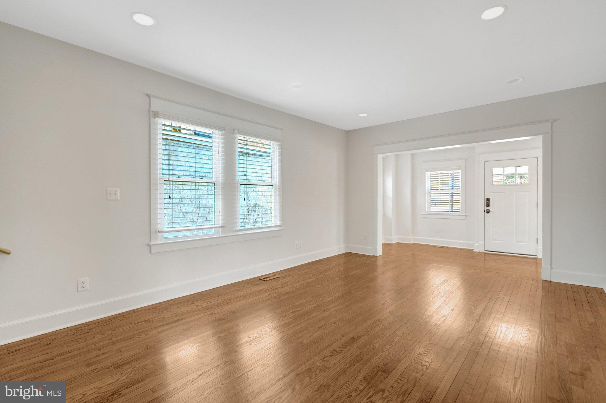 CLARENDON - Residential