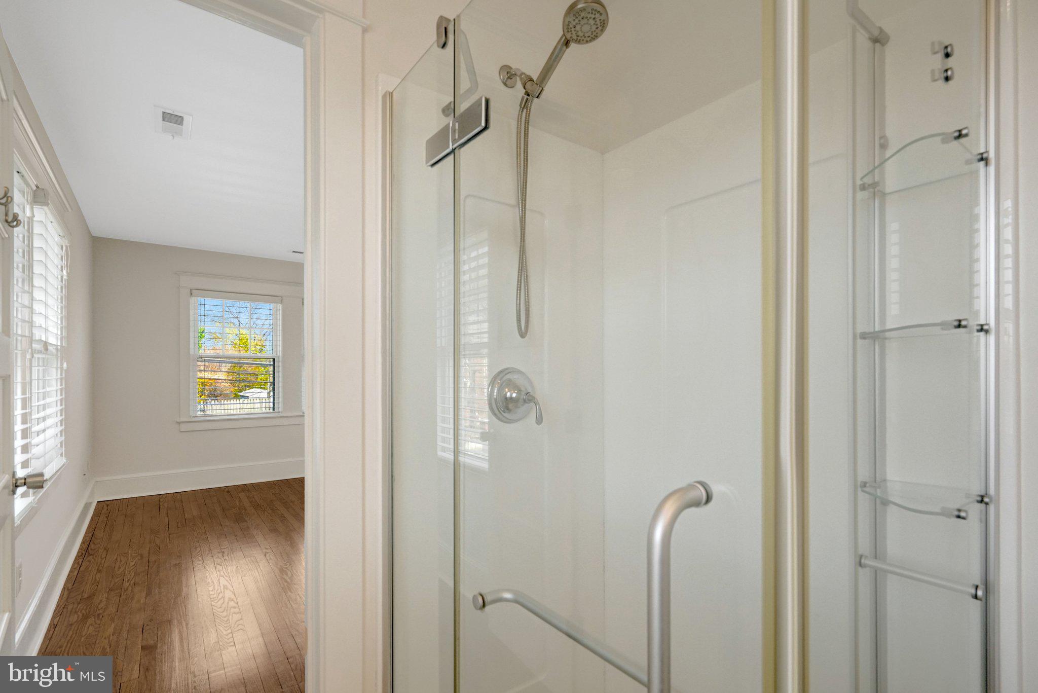 CLARENDON - Residential