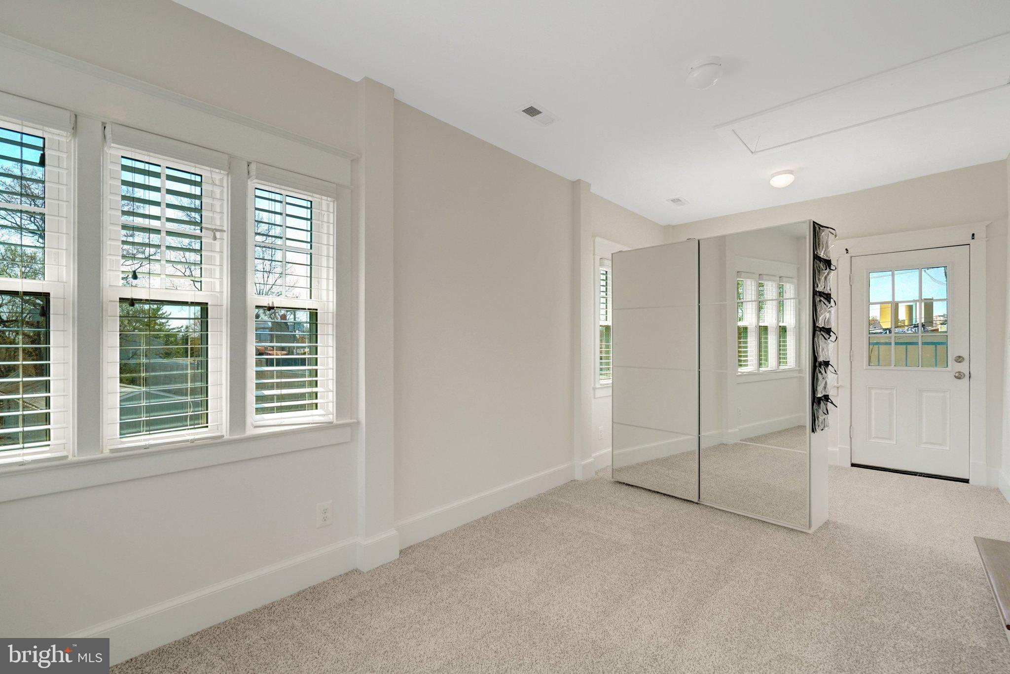 CLARENDON - Residential