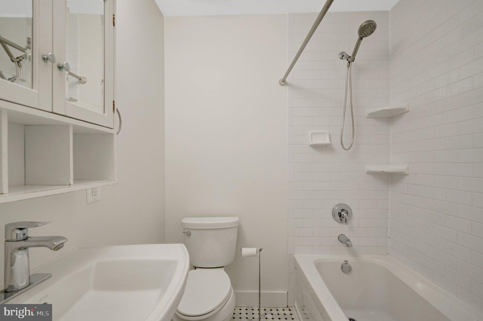 CLARENDON - Residential