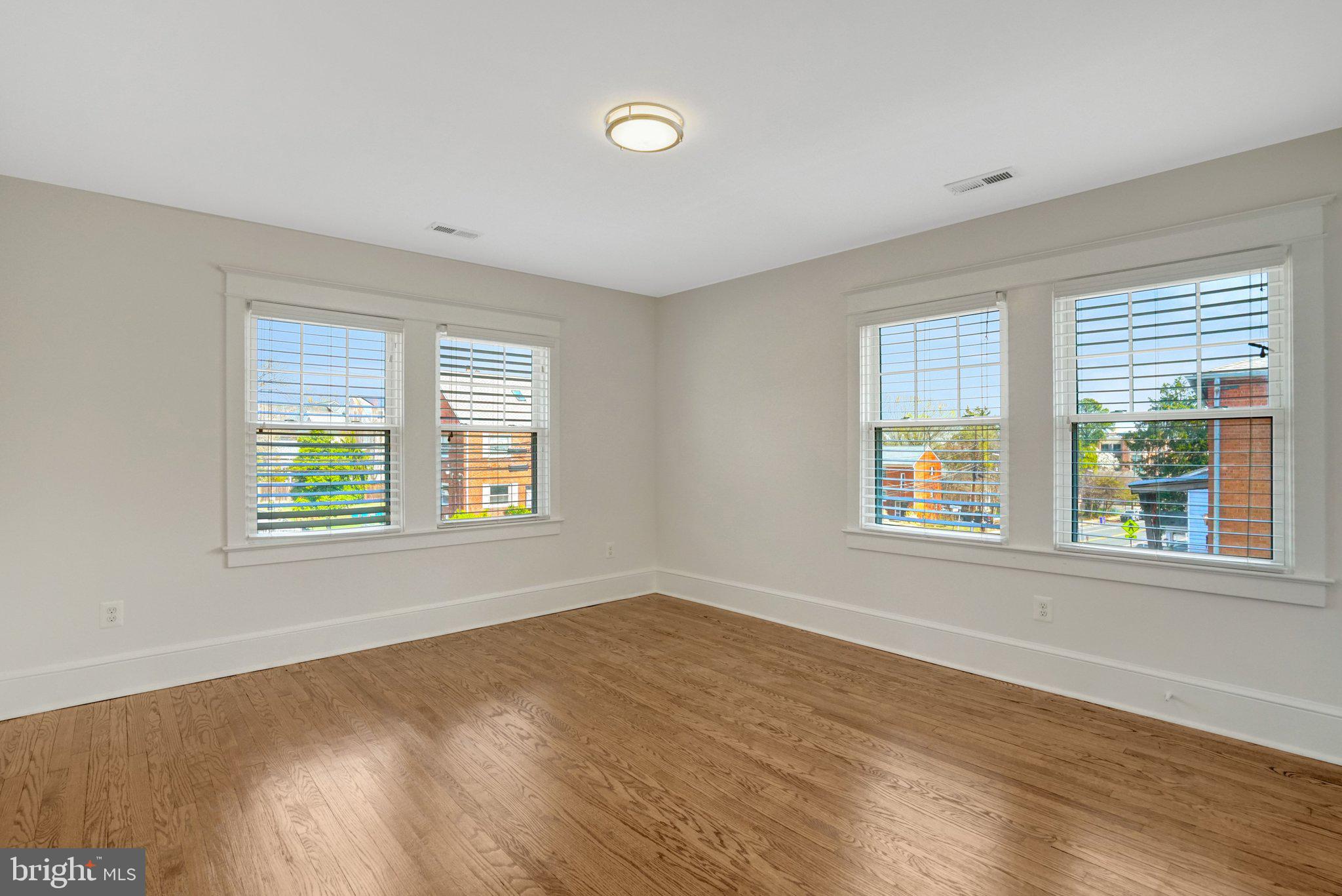 CLARENDON - Residential