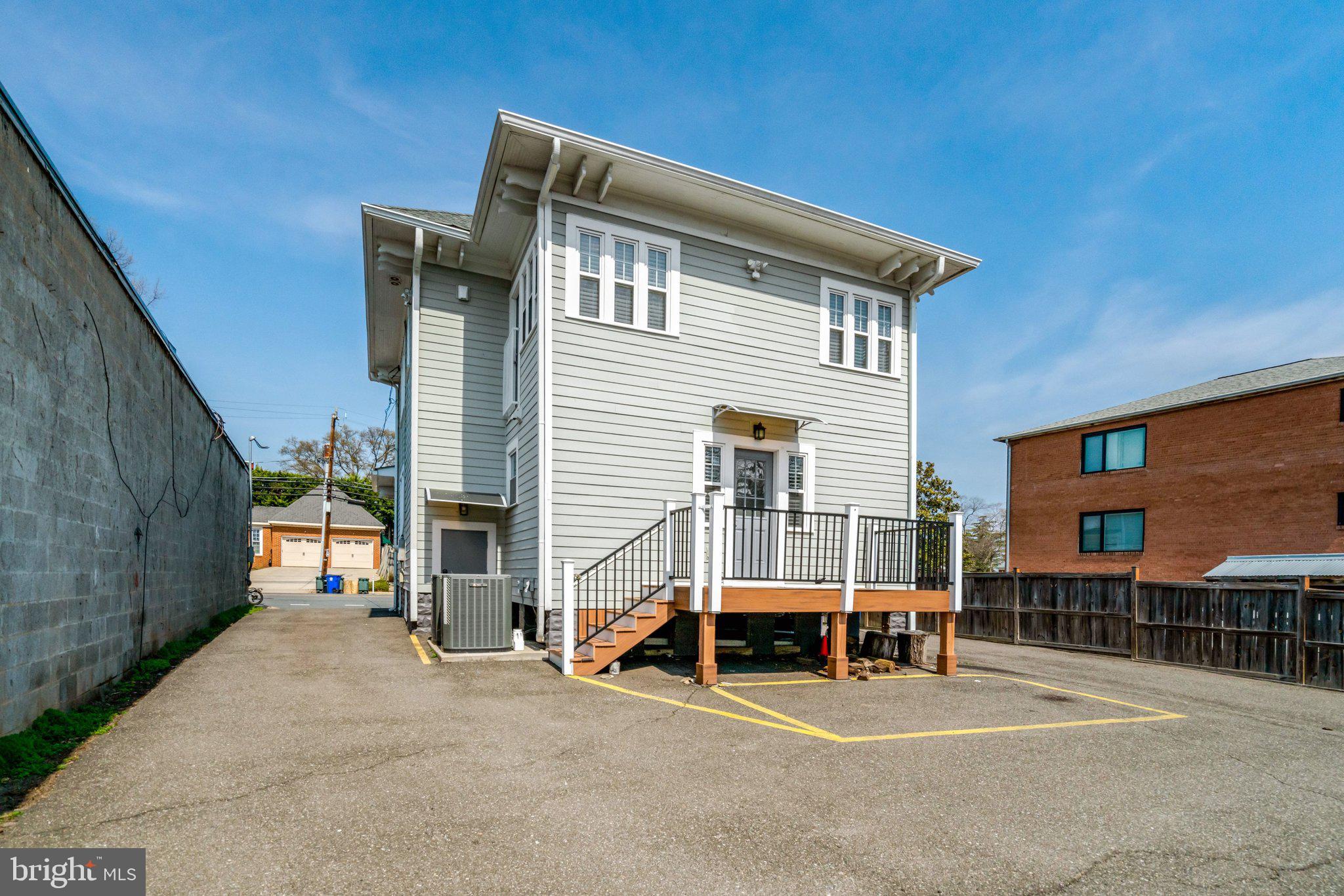 CLARENDON - Residential