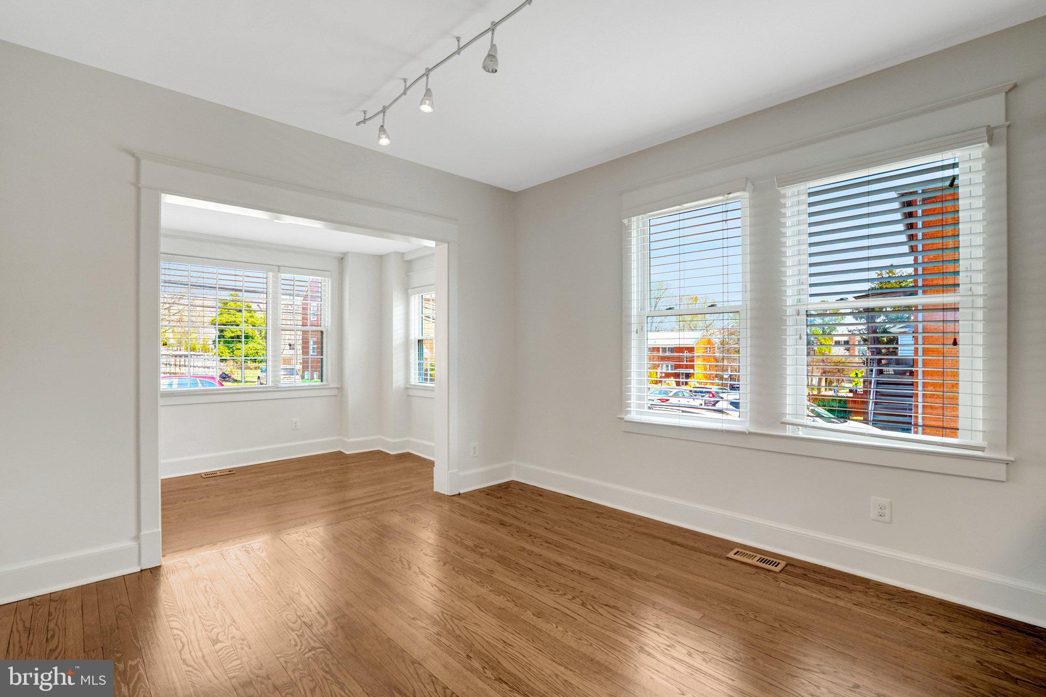 CLARENDON - Residential